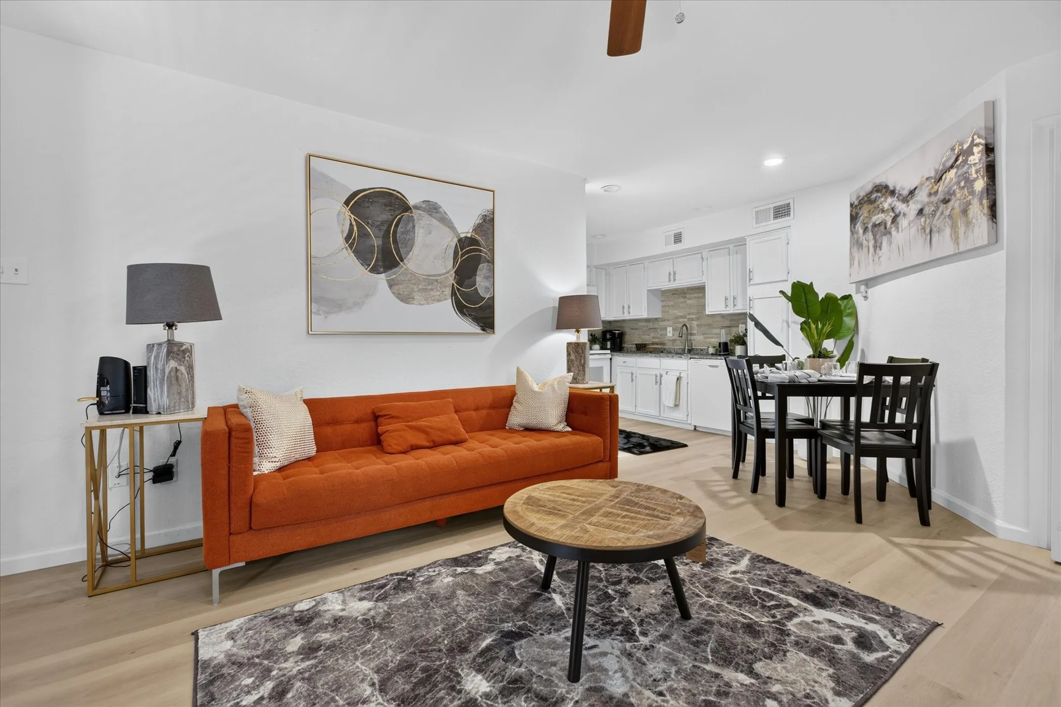 Condominium For Sale in Dallas County , 9805 Walnut Street 112, Dallas, Texas 75243, 1 Bedroom, 1 Bathroom, Garage spaces, 551 Sqft, built in 1981, mls#21337297, Real Estate Agent in Dallas, Homes For Sale in Dallas county, Homes For Sale in Dallas, Realtor in Dallas Texas, Real Estate Brokerage Independent Realty Texas, Luminita Cordes Realtor