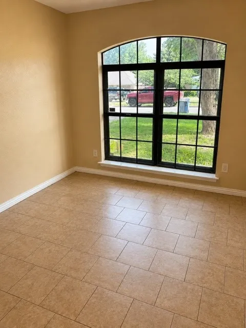 Single Family Residence For Sale in Dallas County , 216 Monica Street, Glenn Heights, Texas 75154, 4 Bedroom, 3 Bathroom, Garage spaces, 1,141 Sqft, built in 1983, mls#21337307, Real Estate Agent in Glenn Heights, Homes For Sale in Dallas county, Homes For Sale in Glenn Heights, Realtor in Glenn Heights Texas, Real Estate Brokerage Independent Realty Texas, Luminita Cordes Realtor