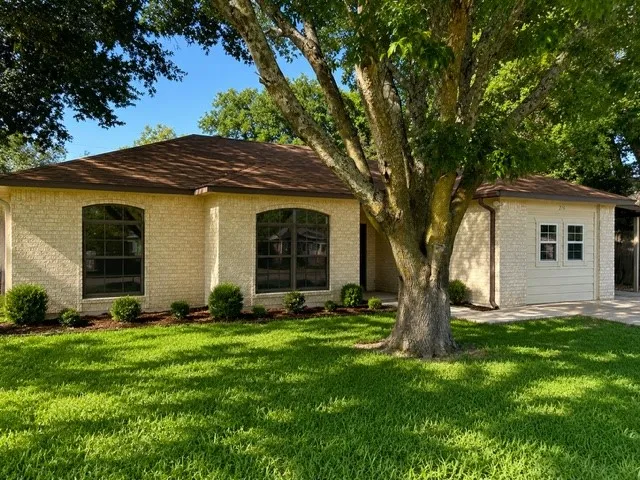 Single Family Residence For Sale in Dallas County , 216 Monica Street, Glenn Heights, Texas 75154, 4 Bedroom, 3 Bathroom, Garage spaces, 1,141 Sqft, built in 1983, mls#21337307, Real Estate Agent in Glenn Heights, Homes For Sale in Dallas county, Homes For Sale in Glenn Heights, Realtor in Glenn Heights Texas, Real Estate Brokerage Independent Realty Texas, Luminita Cordes Realtor