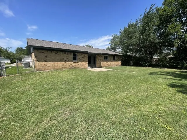 Single Family Residence For Sale in Johnson County , 328 Hillside Court, Burleson, Texas 76028, 4 Bedroom, 3 Bathroom, Garage spaces, 1,511 Sqft, built in 1969, mls#21337295, Real Estate Agent in Burleson, Homes For Sale in Johnson county, Homes For Sale in Burleson, Realtor in Burleson Texas, Real Estate Brokerage Independent Realty Texas, Luminita Cordes Realtor