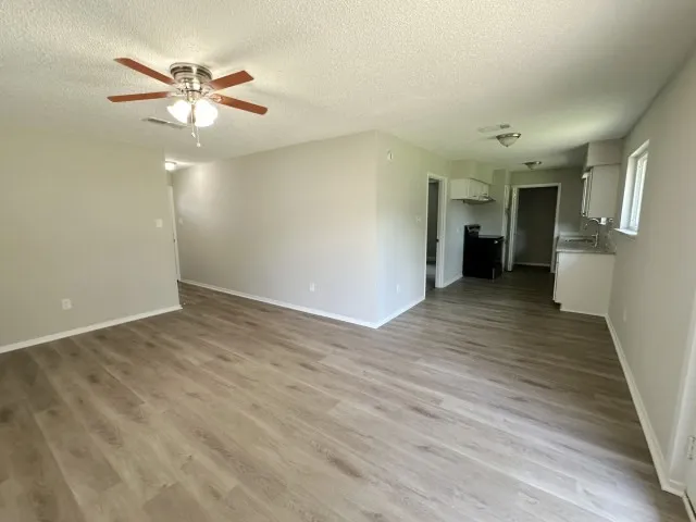Single Family Residence For Sale in Johnson County , 328 Hillside Court, Burleson, Texas 76028, 4 Bedroom, 3 Bathroom, Garage spaces, 1,511 Sqft, built in 1969, mls#21337295, Real Estate Agent in Burleson, Homes For Sale in Johnson county, Homes For Sale in Burleson, Realtor in Burleson Texas, Real Estate Brokerage Independent Realty Texas, Luminita Cordes Realtor