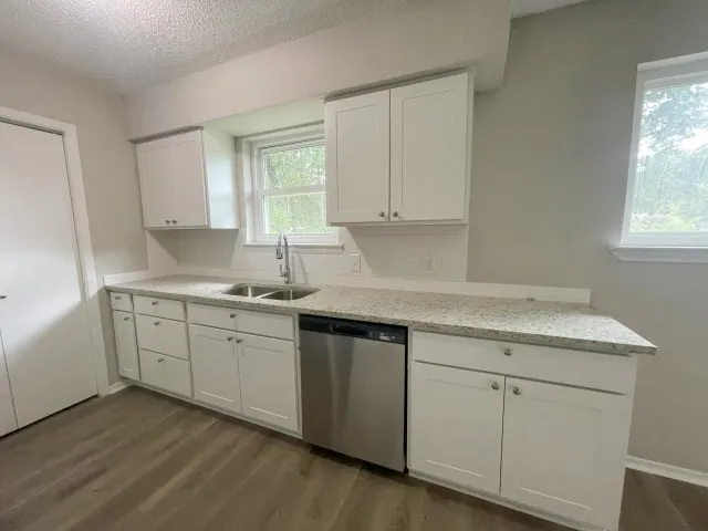 Single Family Residence For Sale in Johnson County , 328 Hillside Court, Burleson, Texas 76028, 4 Bedroom, 3 Bathroom, Garage spaces, 1,511 Sqft, built in 1969, mls#21337295, Real Estate Agent in Burleson, Homes For Sale in Johnson county, Homes For Sale in Burleson, Realtor in Burleson Texas, Real Estate Brokerage Independent Realty Texas, Luminita Cordes Realtor
