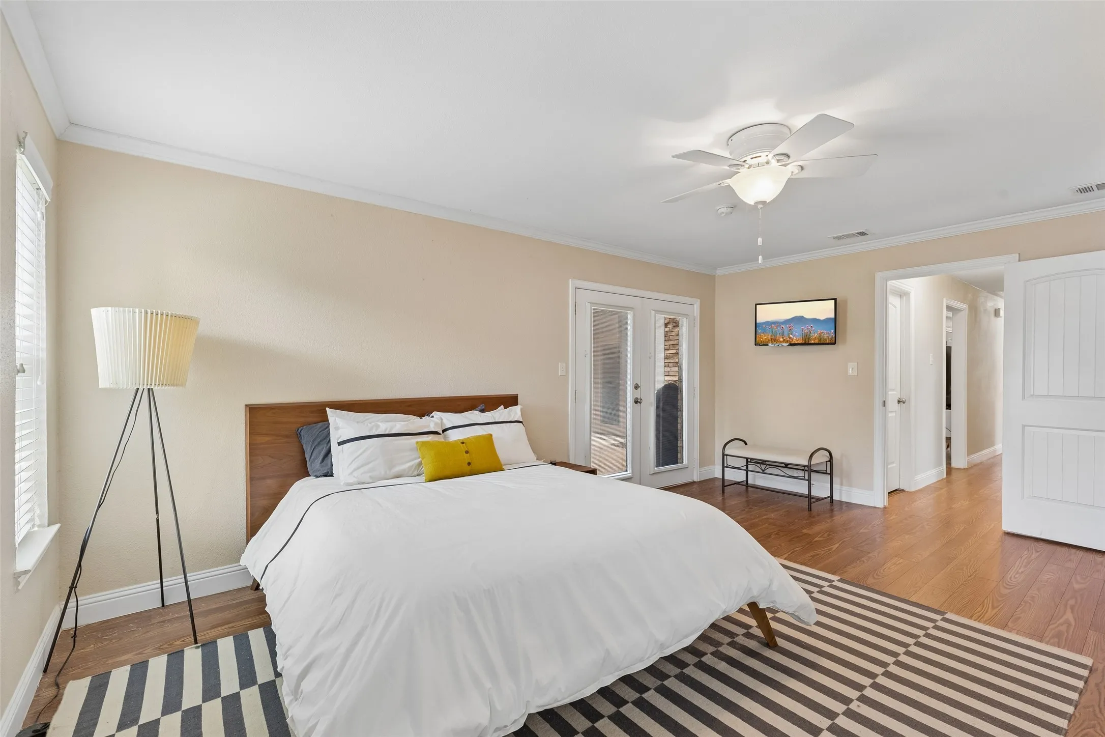 Single Family Residence For Sale in Dallas County , 13141 Rosser Road, Farmers Branch, Texas 75244, 3 Bedroom, 2 Bathroom, 2 Garage spaces, 1,810 Sqft, built in 1969, mls#21328079, Real Estate Agent in Farmers Branch, Homes For Sale in Dallas county, Homes For Sale in Farmers Branch, Realtor in Farmers Branch Texas, Real Estate Brokerage Independent Realty Texas, Luminita Cordes Realtor
