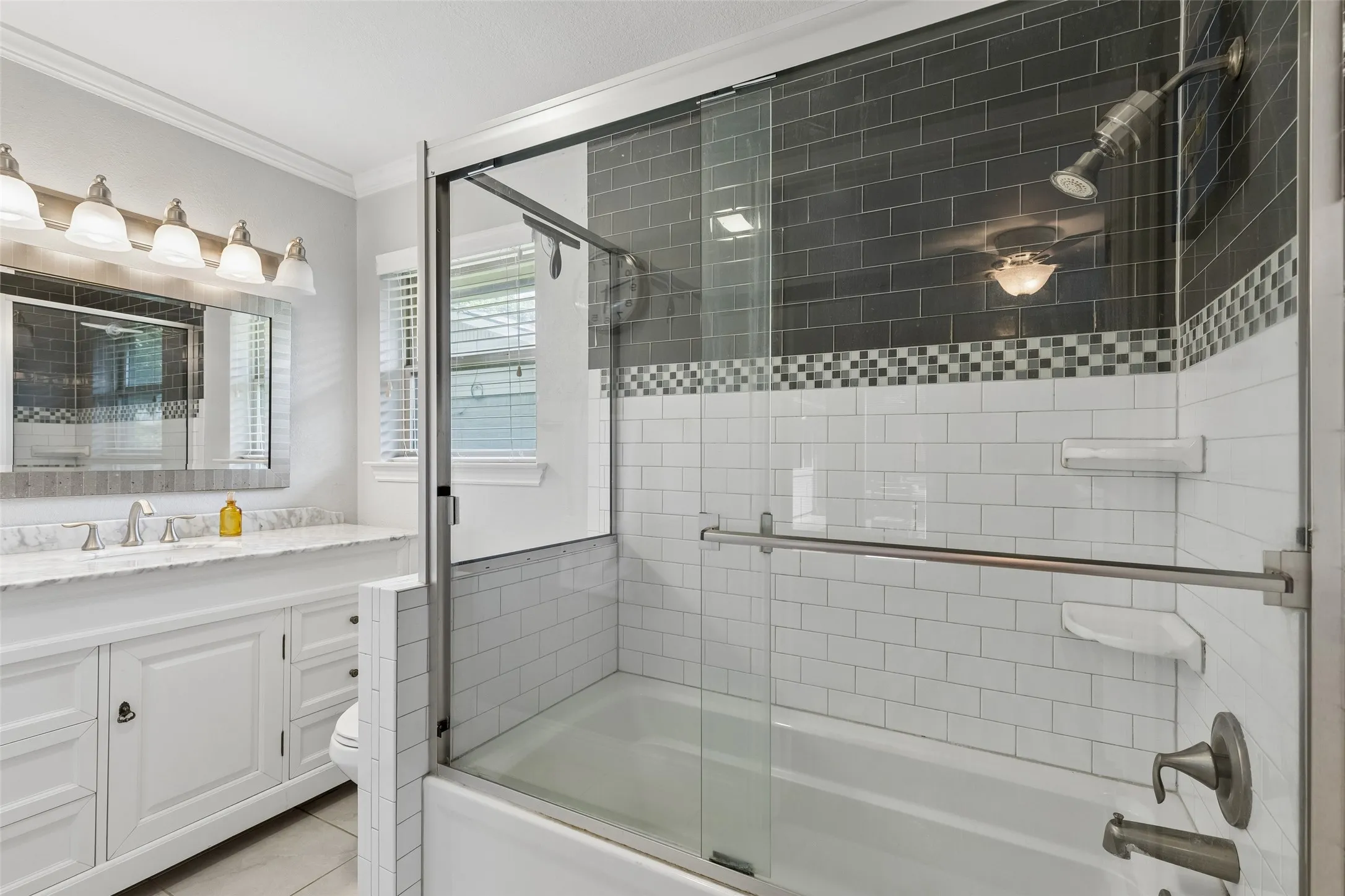Single Family Residence For Sale in Dallas County , 13141 Rosser Road, Farmers Branch, Texas 75244, 3 Bedroom, 2 Bathroom, 2 Garage spaces, 1,810 Sqft, built in 1969, mls#21328079, Real Estate Agent in Farmers Branch, Homes For Sale in Dallas county, Homes For Sale in Farmers Branch, Realtor in Farmers Branch Texas, Real Estate Brokerage Independent Realty Texas, Luminita Cordes Realtor