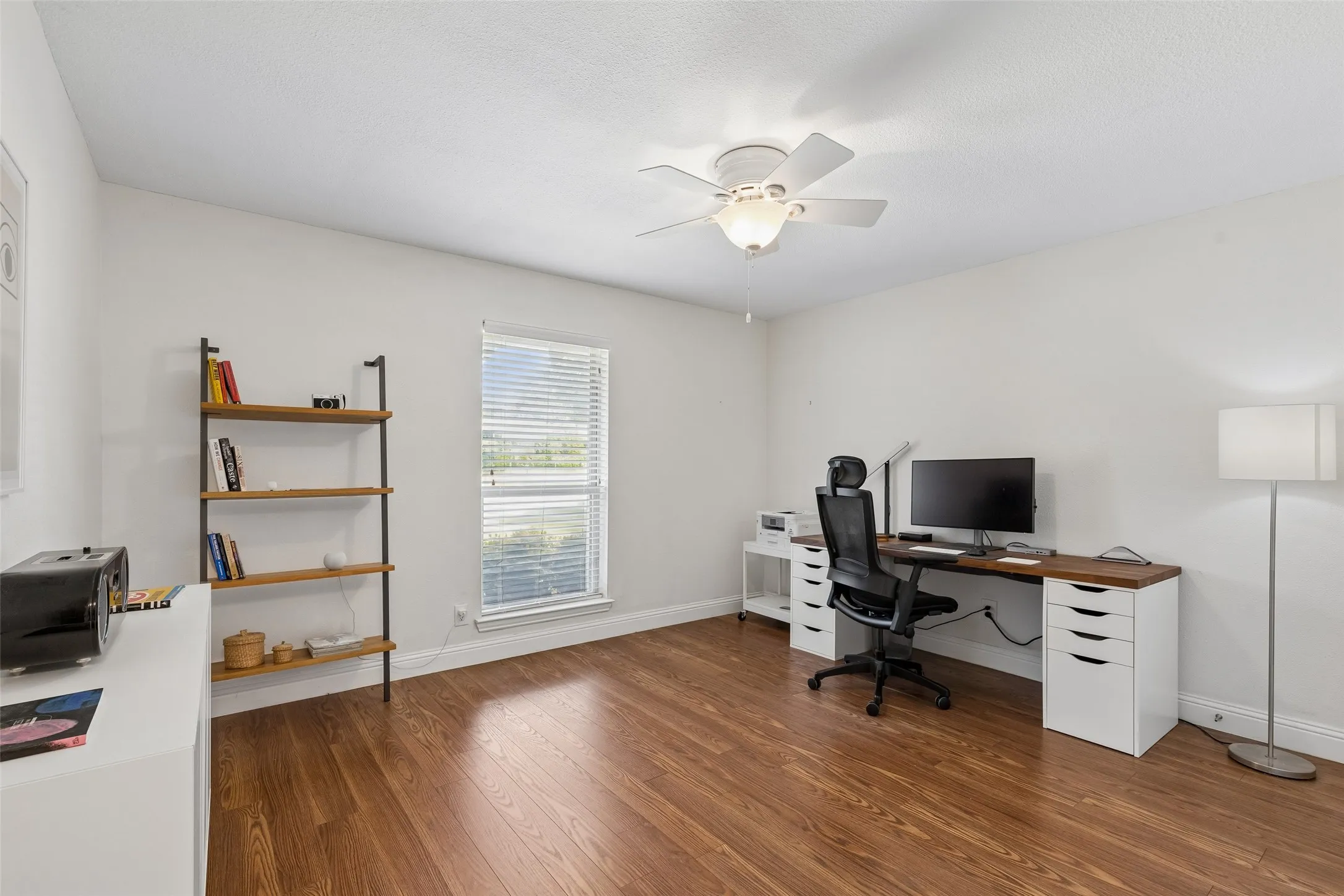 Single Family Residence For Sale in Dallas County , 13141 Rosser Road, Farmers Branch, Texas 75244, 3 Bedroom, 2 Bathroom, 2 Garage spaces, 1,810 Sqft, built in 1969, mls#21328079, Real Estate Agent in Farmers Branch, Homes For Sale in Dallas county, Homes For Sale in Farmers Branch, Realtor in Farmers Branch Texas, Real Estate Brokerage Independent Realty Texas, Luminita Cordes Realtor
