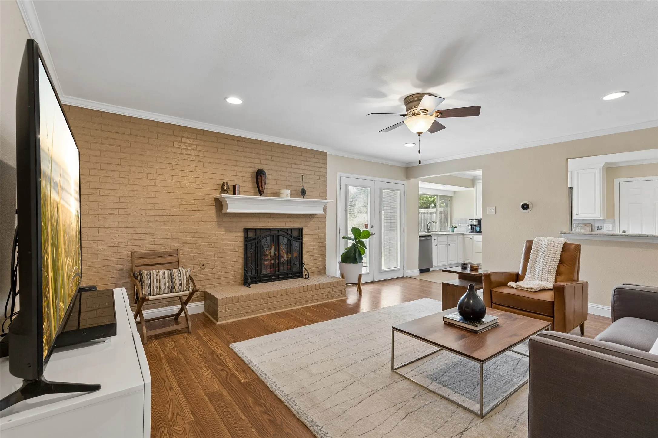 Single Family Residence For Sale in Dallas County , 13141 Rosser Road, Farmers Branch, Texas 75244, 3 Bedroom, 2 Bathroom, 2 Garage spaces, 1,810 Sqft, built in 1969, mls#21328079, Real Estate Agent in Farmers Branch, Homes For Sale in Dallas county, Homes For Sale in Farmers Branch, Realtor in Farmers Branch Texas, Real Estate Brokerage Independent Realty Texas, Luminita Cordes Realtor