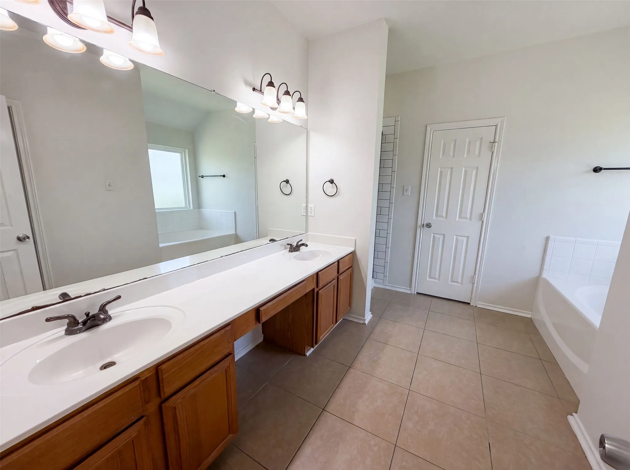Single Family Residence For Sale in Ellis County , 324 Cascade Drive, Red Oak, Texas 75154, 4 Bedroom, 2 Bathroom, 2 Garage spaces, 1,928 Sqft, built in 2003, mls#21337325, Real Estate Agent in Red Oak, Homes For Sale in Ellis county, Homes For Sale in Red Oak, Realtor in Red Oak Texas, Real Estate Brokerage Independent Realty Texas, Luminita Cordes Realtor