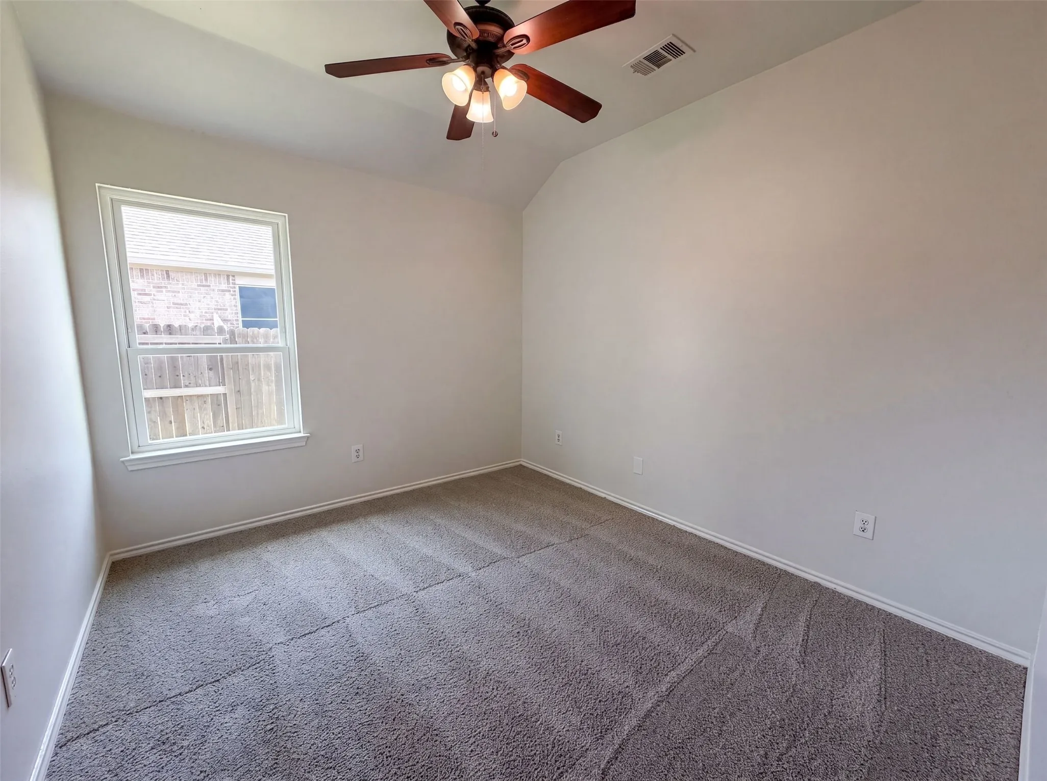 Single Family Residence For Sale in Ellis County , 324 Cascade Drive, Red Oak, Texas 75154, 4 Bedroom, 2 Bathroom, 2 Garage spaces, 1,928 Sqft, built in 2003, mls#21337325, Real Estate Agent in Red Oak, Homes For Sale in Ellis county, Homes For Sale in Red Oak, Realtor in Red Oak Texas, Real Estate Brokerage Independent Realty Texas, Luminita Cordes Realtor