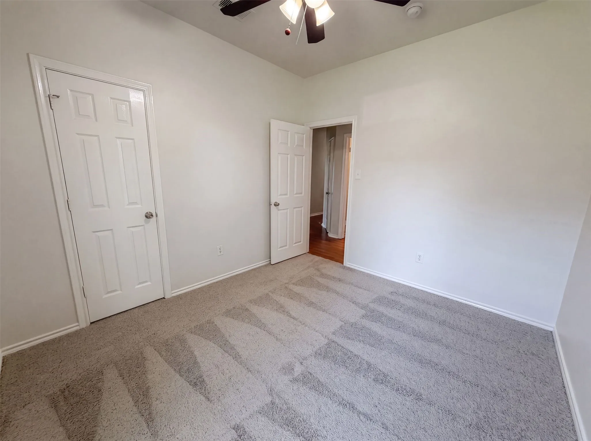 Single Family Residence For Sale in Ellis County , 324 Cascade Drive, Red Oak, Texas 75154, 4 Bedroom, 2 Bathroom, 2 Garage spaces, 1,928 Sqft, built in 2003, mls#21337325, Real Estate Agent in Red Oak, Homes For Sale in Ellis county, Homes For Sale in Red Oak, Realtor in Red Oak Texas, Real Estate Brokerage Independent Realty Texas, Luminita Cordes Realtor