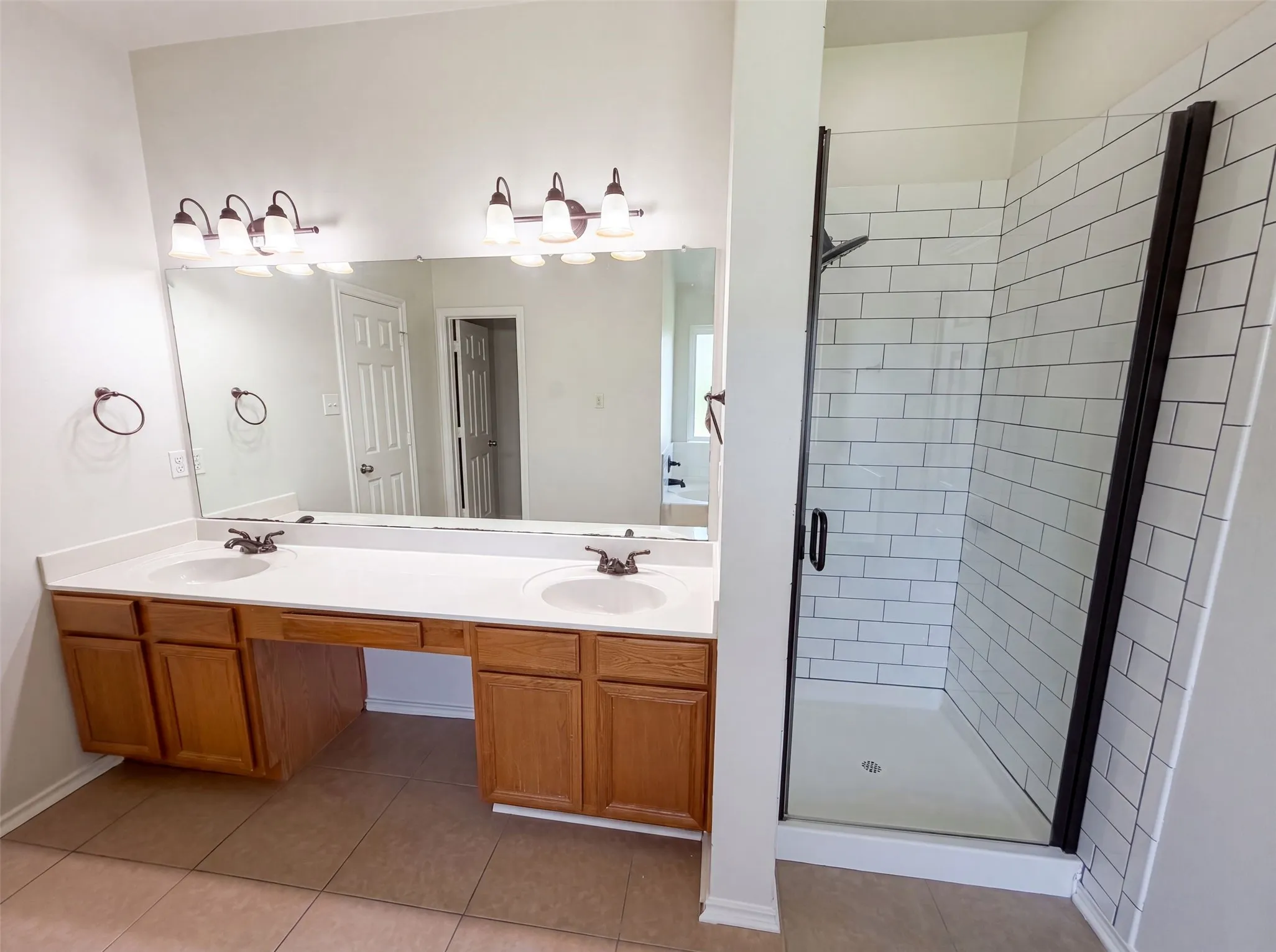 Single Family Residence For Sale in Ellis County , 324 Cascade Drive, Red Oak, Texas 75154, 4 Bedroom, 2 Bathroom, 2 Garage spaces, 1,928 Sqft, built in 2003, mls#21337325, Real Estate Agent in Red Oak, Homes For Sale in Ellis county, Homes For Sale in Red Oak, Realtor in Red Oak Texas, Real Estate Brokerage Independent Realty Texas, Luminita Cordes Realtor