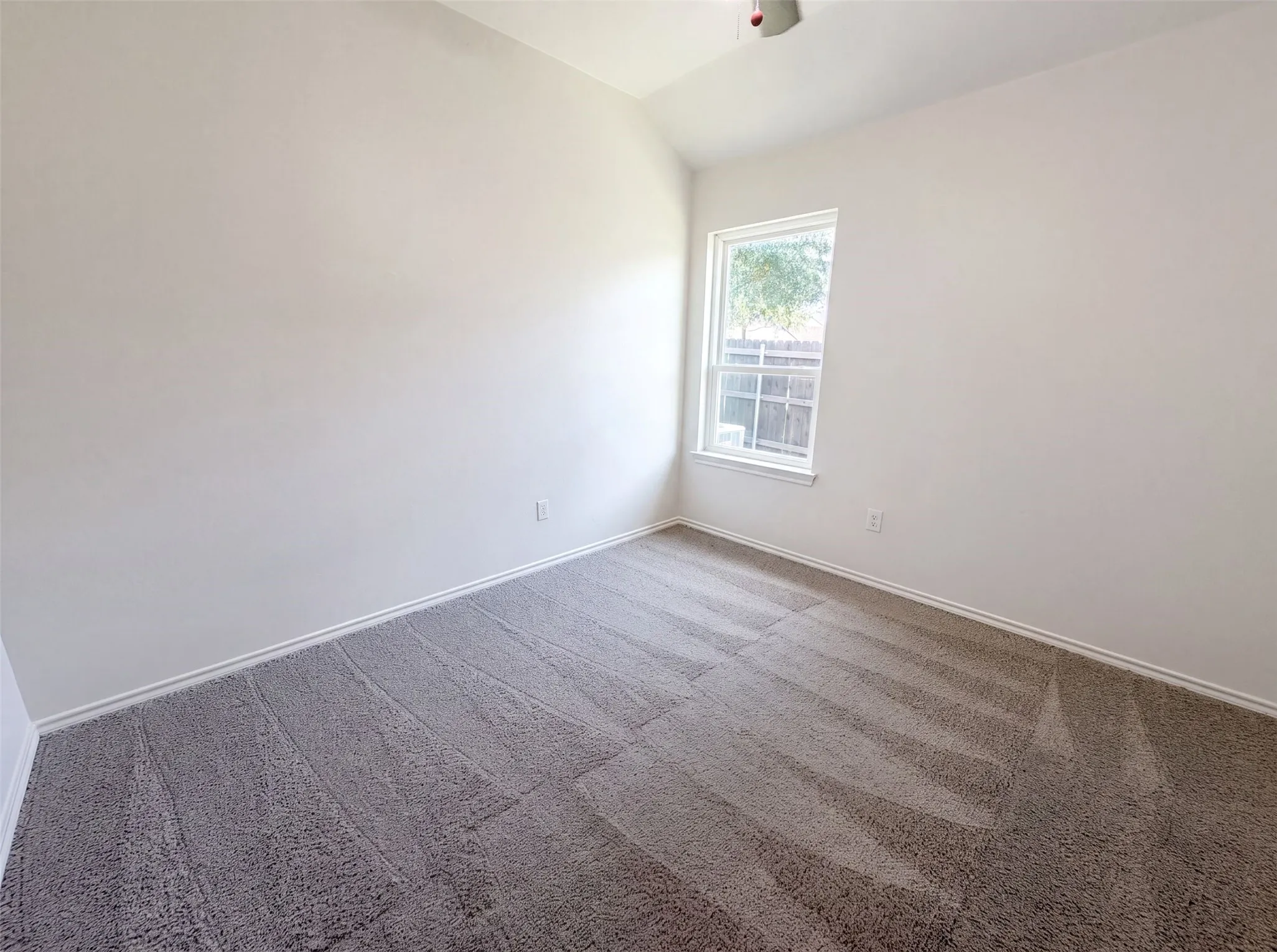 Single Family Residence For Sale in Ellis County , 324 Cascade Drive, Red Oak, Texas 75154, 4 Bedroom, 2 Bathroom, 2 Garage spaces, 1,928 Sqft, built in 2003, mls#21337325, Real Estate Agent in Red Oak, Homes For Sale in Ellis county, Homes For Sale in Red Oak, Realtor in Red Oak Texas, Real Estate Brokerage Independent Realty Texas, Luminita Cordes Realtor