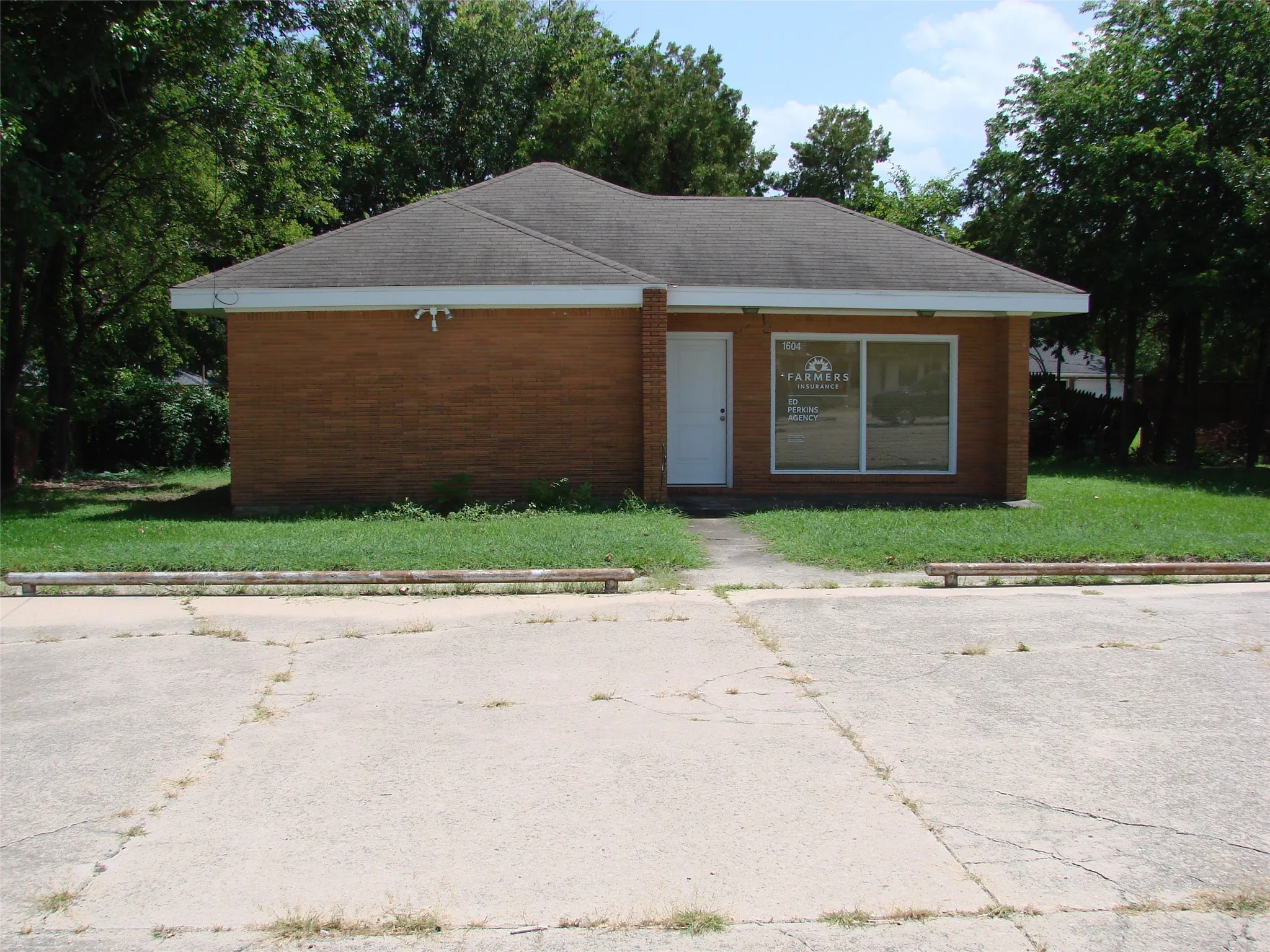 Office For Rent in Cooke County , 1604 E HWY 82, Gainesville, Texas 76240, 0, 0, Garage spaces, 0 Sqft, built in 0, mls#21337078, Real Estate Agent in Gainesville, Homes For Rent in Cooke county, Homes For Rent in Gainesville, Realtor in Gainesville Texas, Real Estate Brokerage Independent Realty Texas, Luminita Cordes Realtor