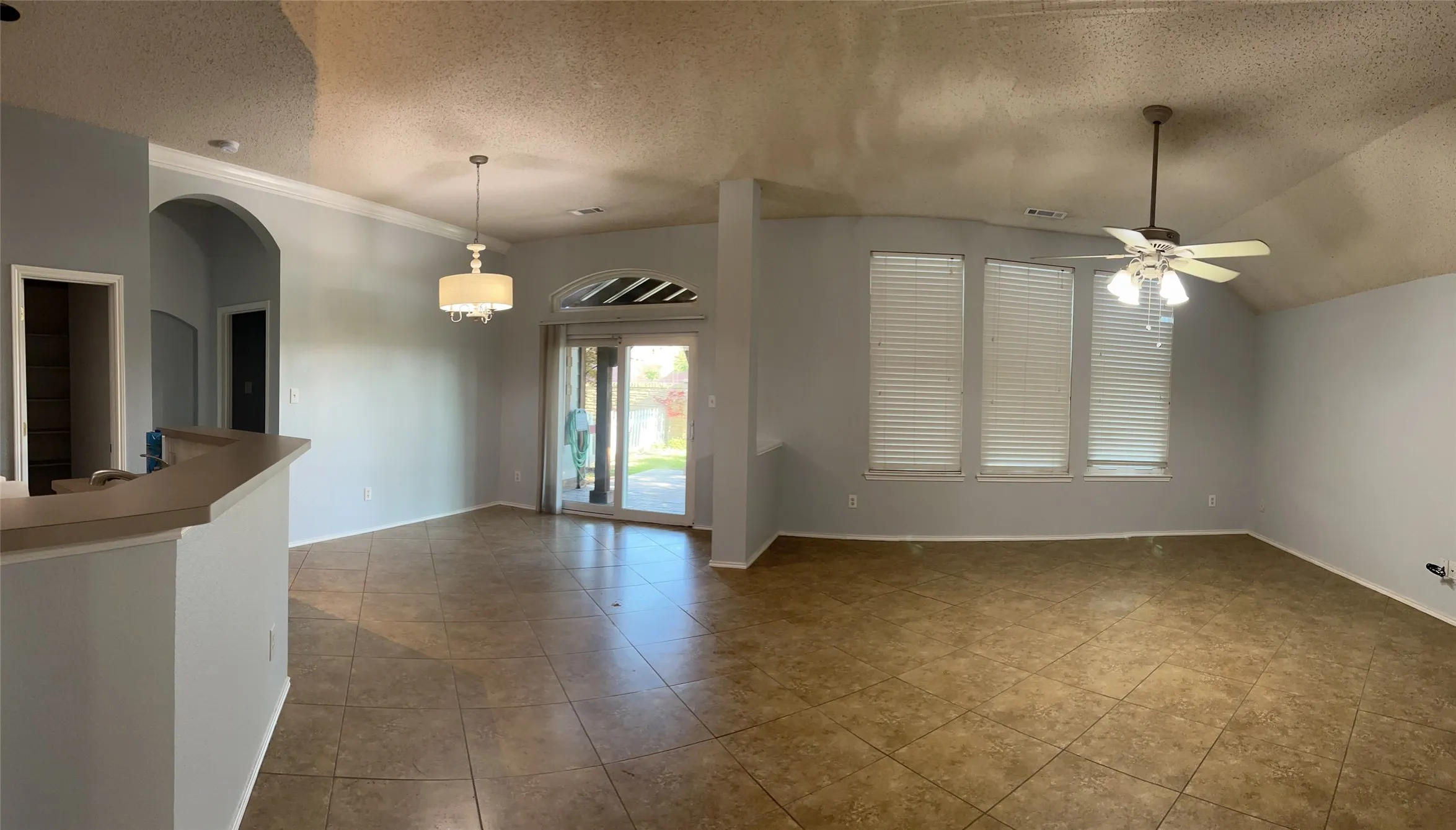 Single Family Residence For Rent in Tarrant County , 4216 Cave Cove Court, Fort Worth, Texas 76244, 3 Bedroom, 2 Bathroom, 2 Garage spaces, 2,214 Sqft, built in 2000, mls#21337343, Real Estate Agent in Fort Worth, Homes For Rent in Tarrant county, Homes For Rent in Fort Worth, Realtor in Fort Worth Texas, Real Estate Brokerage Independent Realty Texas, Luminita Cordes Realtor