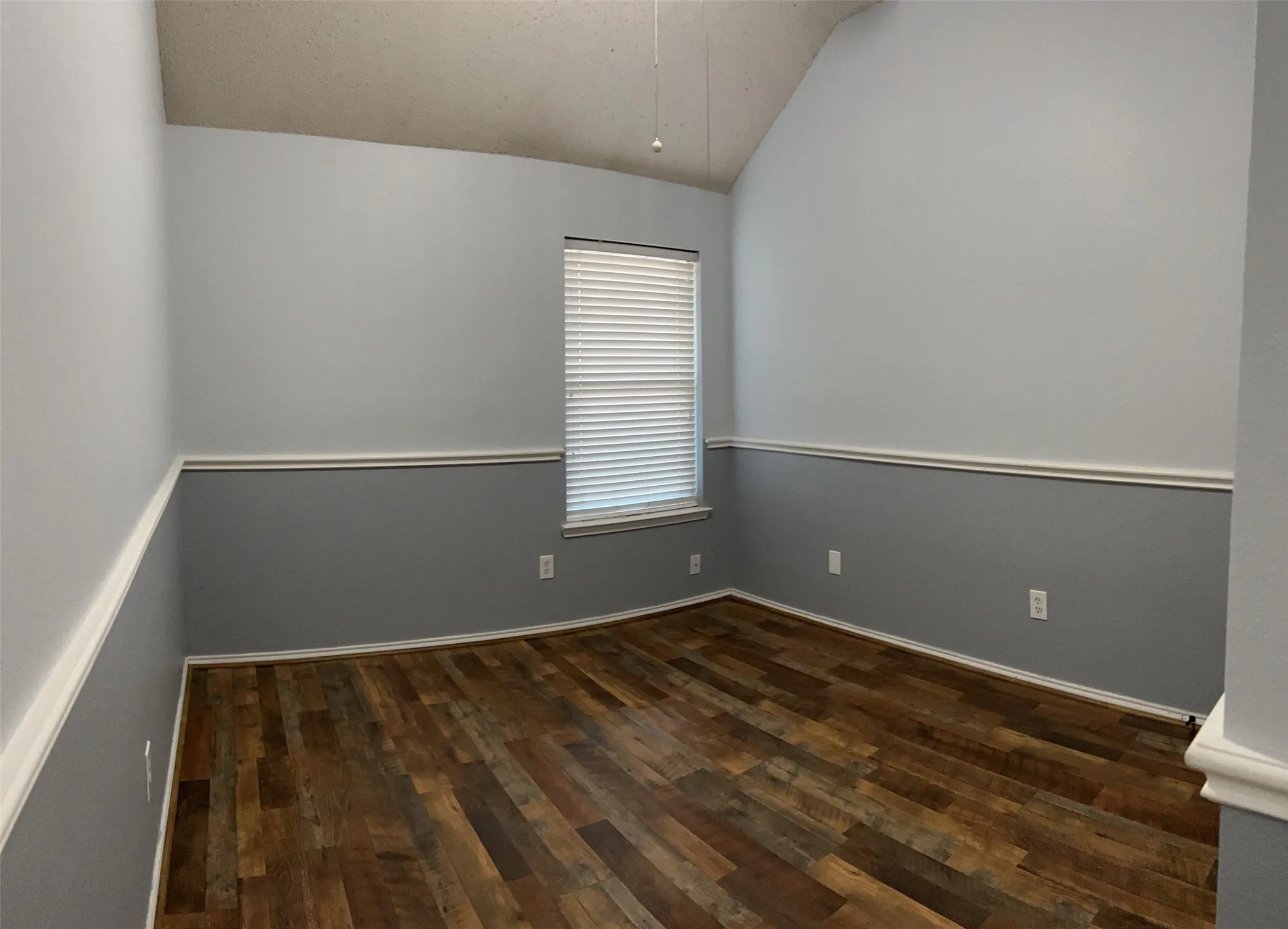 Single Family Residence For Rent in Tarrant County , 4216 Cave Cove Court, Fort Worth, Texas 76244, 3 Bedroom, 2 Bathroom, 2 Garage spaces, 2,214 Sqft, built in 2000, mls#21337343, Real Estate Agent in Fort Worth, Homes For Rent in Tarrant county, Homes For Rent in Fort Worth, Realtor in Fort Worth Texas, Real Estate Brokerage Independent Realty Texas, Luminita Cordes Realtor