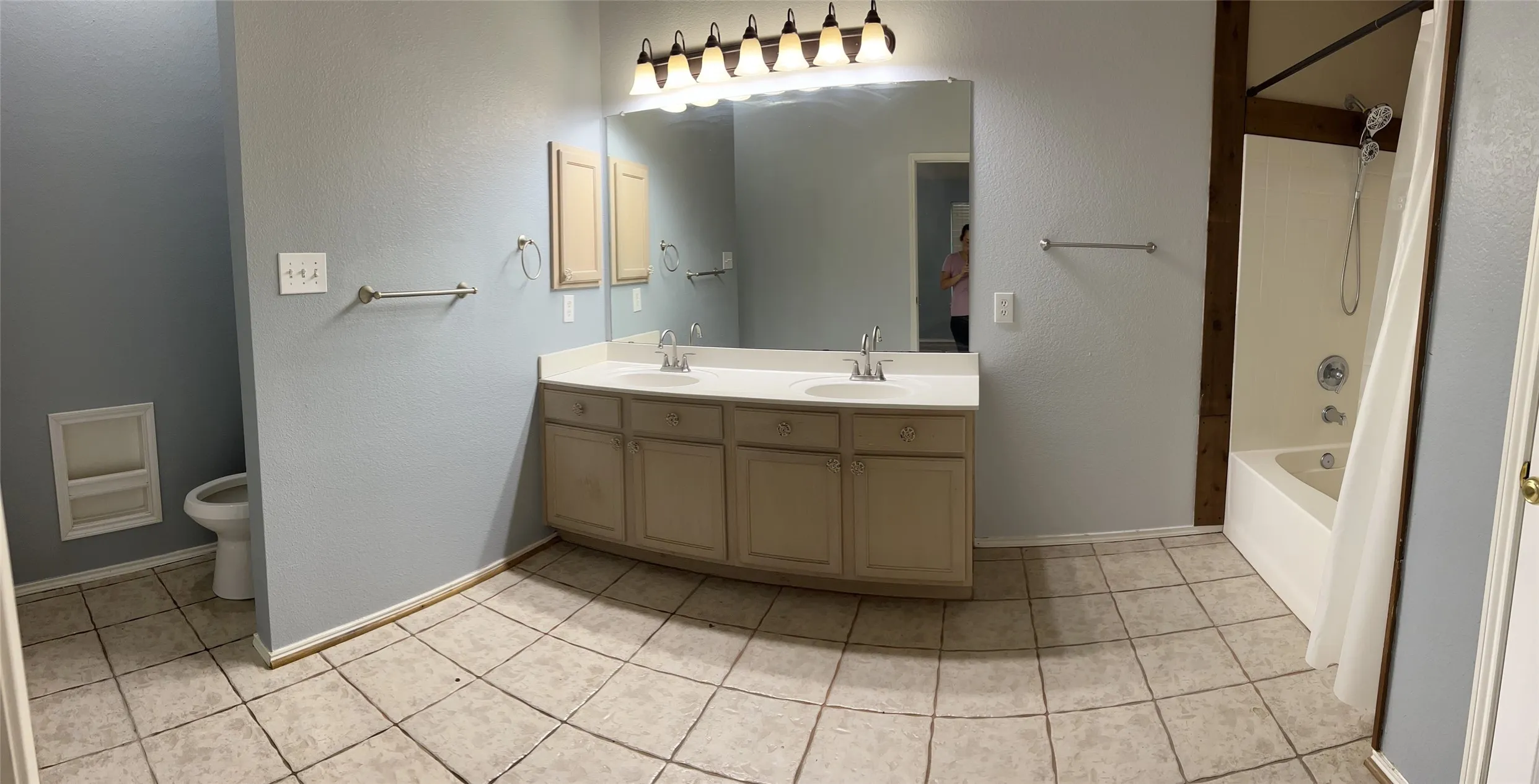 Single Family Residence For Rent in Tarrant County , 4216 Cave Cove Court, Fort Worth, Texas 76244, 3 Bedroom, 2 Bathroom, 2 Garage spaces, 2,214 Sqft, built in 2000, mls#21337343, Real Estate Agent in Fort Worth, Homes For Rent in Tarrant county, Homes For Rent in Fort Worth, Realtor in Fort Worth Texas, Real Estate Brokerage Independent Realty Texas, Luminita Cordes Realtor