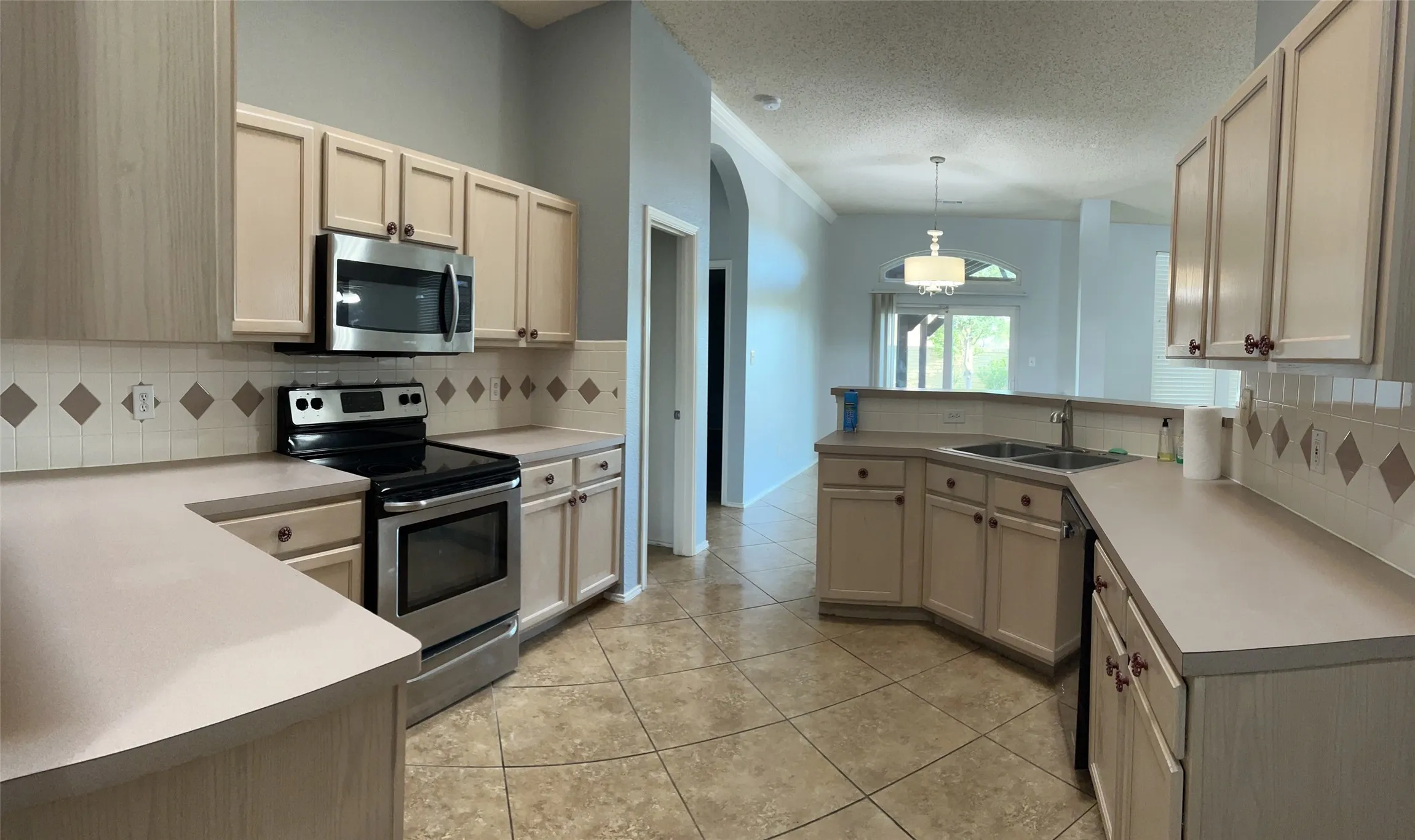 Single Family Residence For Rent in Tarrant County , 4216 Cave Cove Court, Fort Worth, Texas 76244, 3 Bedroom, 2 Bathroom, 2 Garage spaces, 2,214 Sqft, built in 2000, mls#21337343, Real Estate Agent in Fort Worth, Homes For Rent in Tarrant county, Homes For Rent in Fort Worth, Realtor in Fort Worth Texas, Real Estate Brokerage Independent Realty Texas, Luminita Cordes Realtor