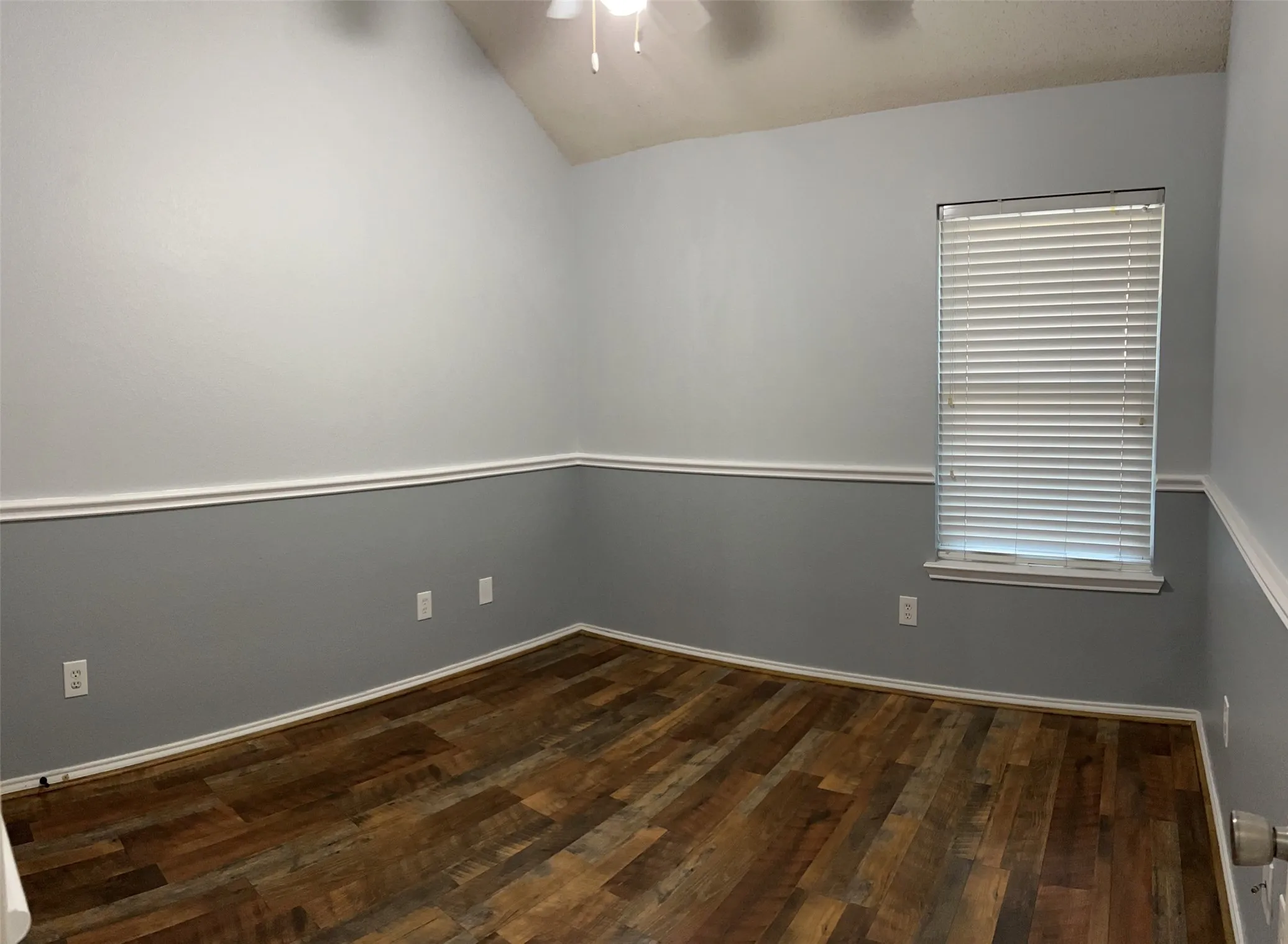Single Family Residence For Rent in Tarrant County , 4216 Cave Cove Court, Fort Worth, Texas 76244, 3 Bedroom, 2 Bathroom, 2 Garage spaces, 2,214 Sqft, built in 2000, mls#21337343, Real Estate Agent in Fort Worth, Homes For Rent in Tarrant county, Homes For Rent in Fort Worth, Realtor in Fort Worth Texas, Real Estate Brokerage Independent Realty Texas, Luminita Cordes Realtor