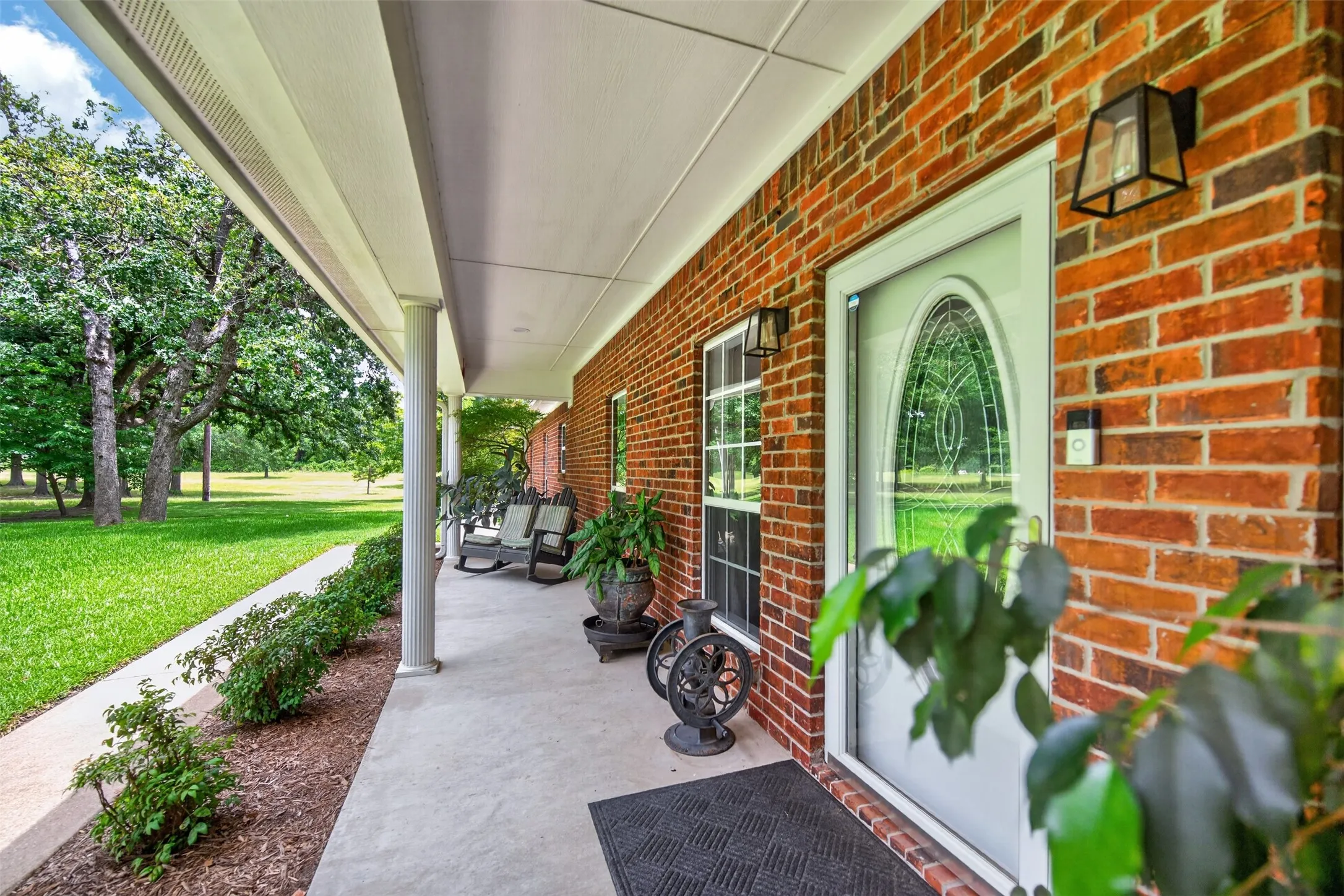 Single Family Residence For Sale in Henderson County , 5611 Fm 2494, Athens, Texas 75751, 3 Bedroom, 3 Bathroom, 2 Garage spaces, 2,560 Sqft, built in 2001, mls#21337155, Real Estate Agent in Athens, Homes For Sale in Henderson county, Homes For Sale in Athens, Realtor in Athens Texas, Real Estate Brokerage Independent Realty Texas, Luminita Cordes Realtor