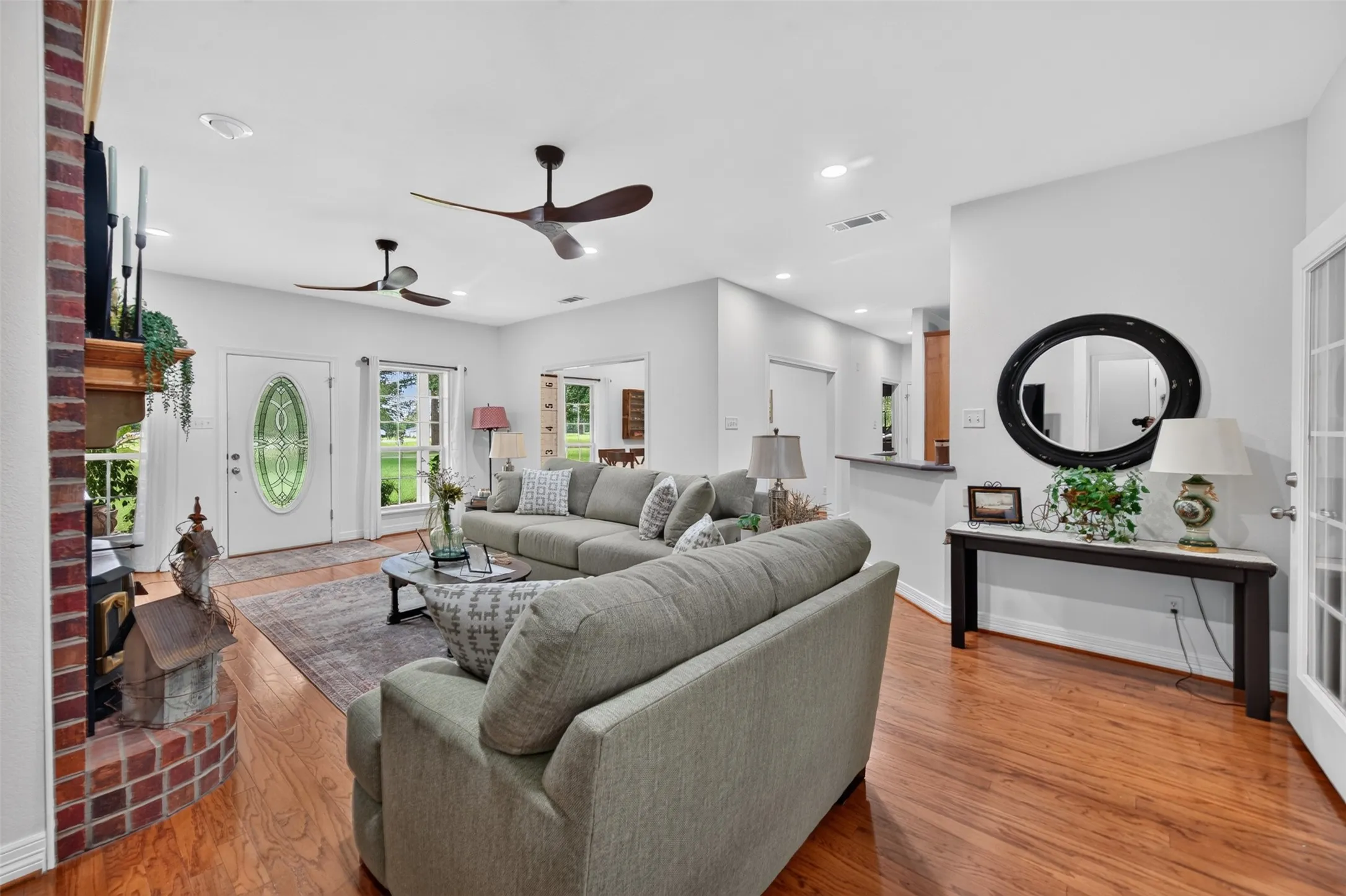 Single Family Residence For Sale in Henderson County , 5611 Fm 2494, Athens, Texas 75751, 3 Bedroom, 3 Bathroom, 2 Garage spaces, 2,560 Sqft, built in 2001, mls#21337155, Real Estate Agent in Athens, Homes For Sale in Henderson county, Homes For Sale in Athens, Realtor in Athens Texas, Real Estate Brokerage Independent Realty Texas, Luminita Cordes Realtor