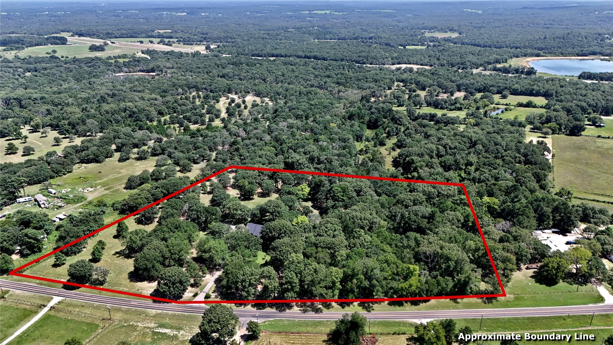 Single Family Residence For Sale in Henderson County , 5611 Fm 2494, Athens, Texas 75751, 3 Bedroom, 3 Bathroom, 2 Garage spaces, 2,560 Sqft, built in 2001, mls#21337155, Real Estate Agent in Athens, Homes For Sale in Henderson county, Homes For Sale in Athens, Realtor in Athens Texas, Real Estate Brokerage Independent Realty Texas, Luminita Cordes Realtor