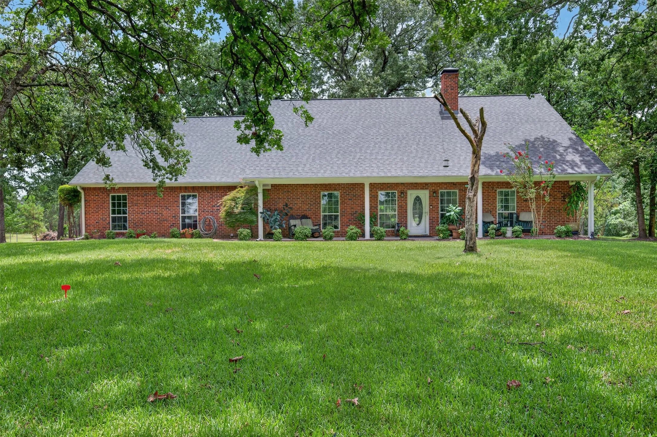 Single Family Residence For Sale in Henderson County , 5611 Fm 2494, Athens, Texas 75751, 3 Bedroom, 3 Bathroom, 2 Garage spaces, 2,560 Sqft, built in 2001, mls#21337155, Real Estate Agent in Athens, Homes For Sale in Henderson county, Homes For Sale in Athens, Realtor in Athens Texas, Real Estate Brokerage Independent Realty Texas, Luminita Cordes Realtor