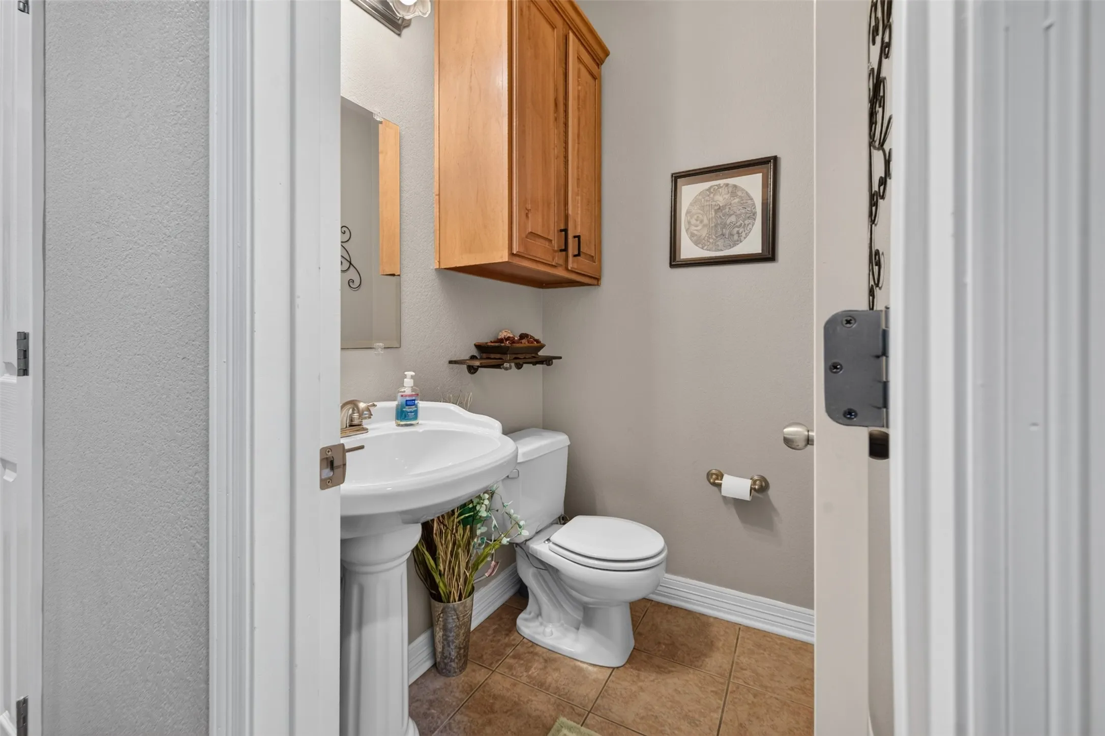 Single Family Residence For Sale in Henderson County , 5611 Fm 2494, Athens, Texas 75751, 3 Bedroom, 3 Bathroom, 2 Garage spaces, 2,560 Sqft, built in 2001, mls#21337155, Real Estate Agent in Athens, Homes For Sale in Henderson county, Homes For Sale in Athens, Realtor in Athens Texas, Real Estate Brokerage Independent Realty Texas, Luminita Cordes Realtor