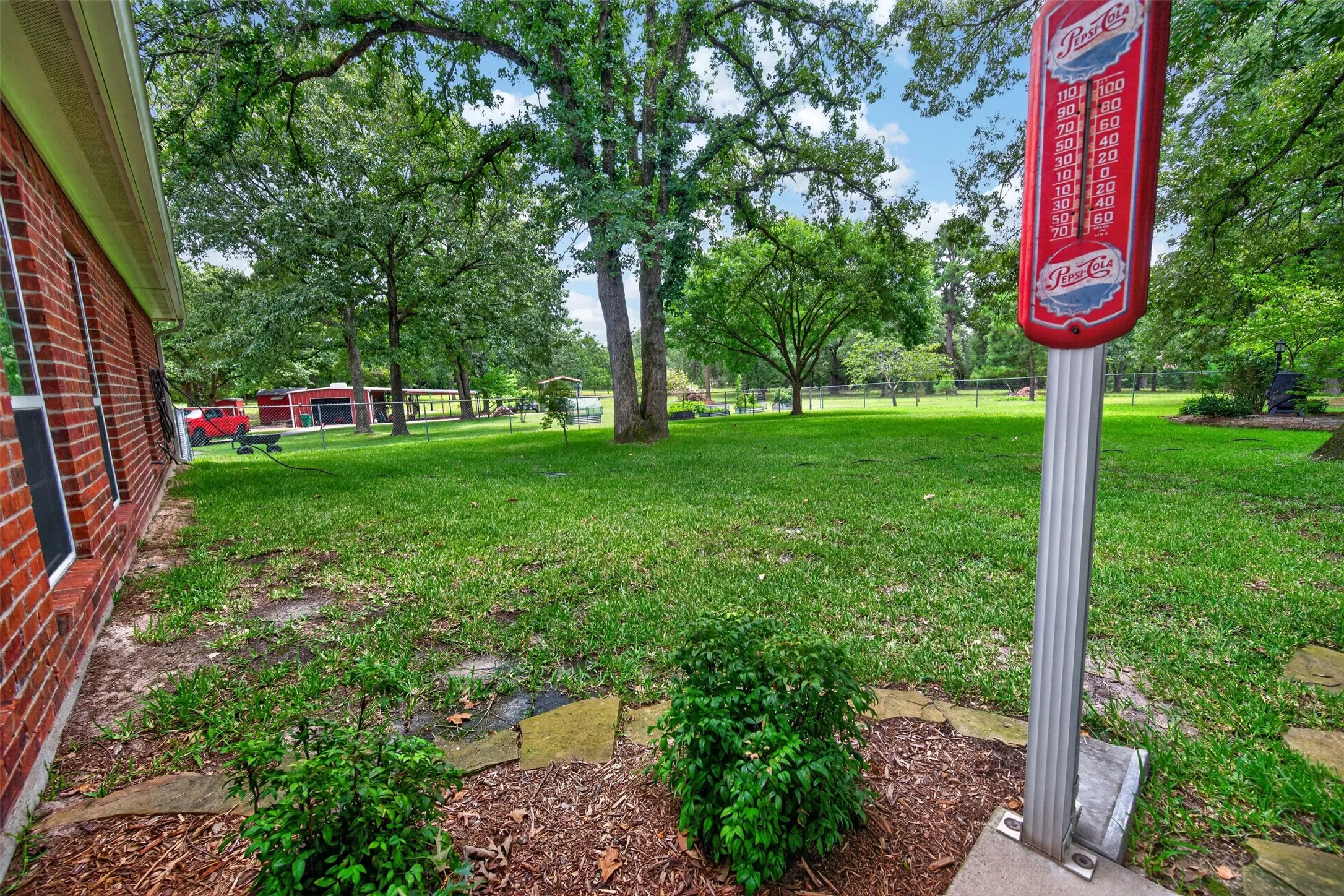 Single Family Residence For Sale in Henderson County , 5611 Fm 2494, Athens, Texas 75751, 3 Bedroom, 3 Bathroom, 2 Garage spaces, 2,560 Sqft, built in 2001, mls#21337155, Real Estate Agent in Athens, Homes For Sale in Henderson county, Homes For Sale in Athens, Realtor in Athens Texas, Real Estate Brokerage Independent Realty Texas, Luminita Cordes Realtor