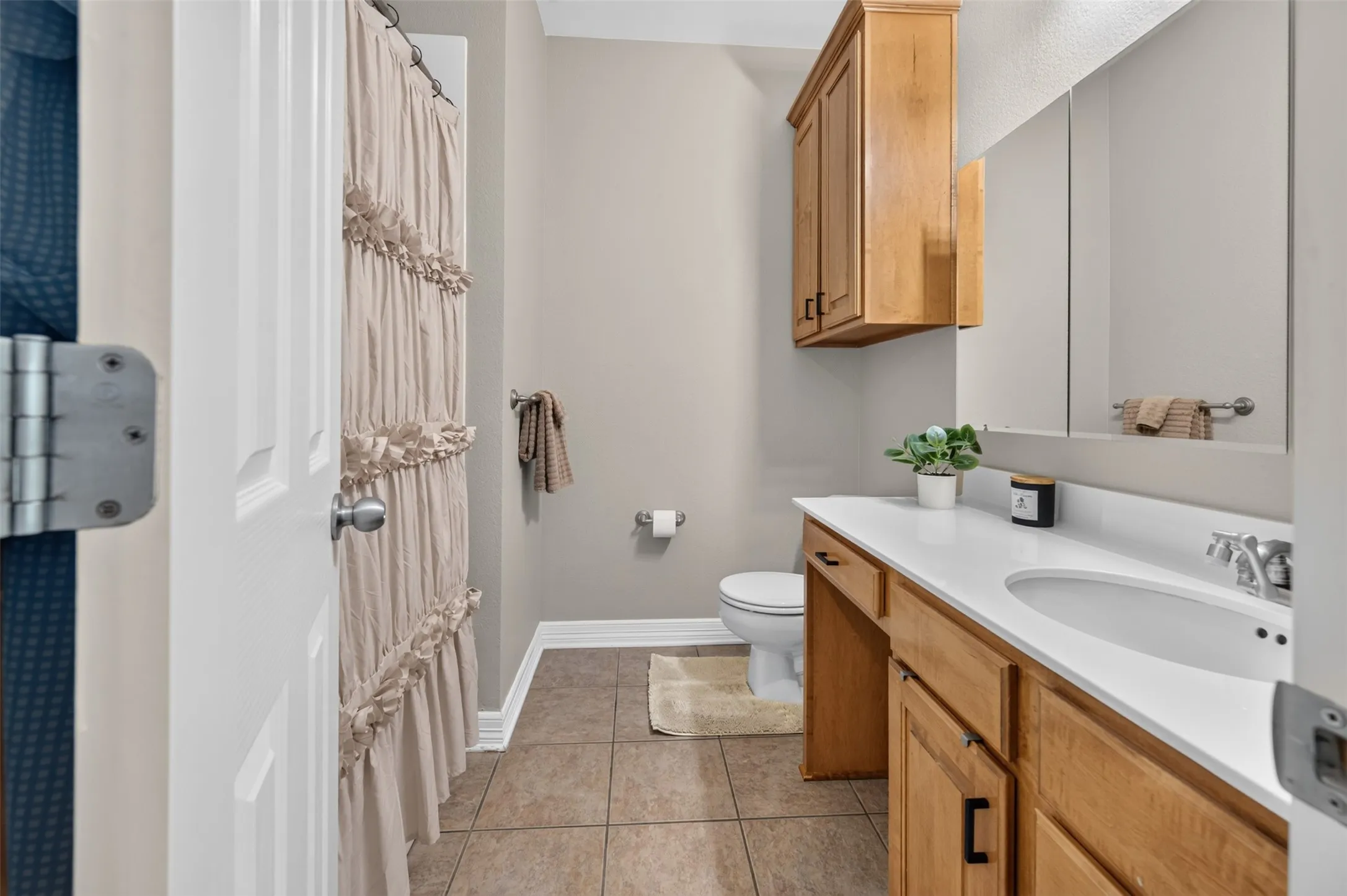 Single Family Residence For Sale in Henderson County , 5611 Fm 2494, Athens, Texas 75751, 3 Bedroom, 3 Bathroom, 2 Garage spaces, 2,560 Sqft, built in 2001, mls#21337155, Real Estate Agent in Athens, Homes For Sale in Henderson county, Homes For Sale in Athens, Realtor in Athens Texas, Real Estate Brokerage Independent Realty Texas, Luminita Cordes Realtor