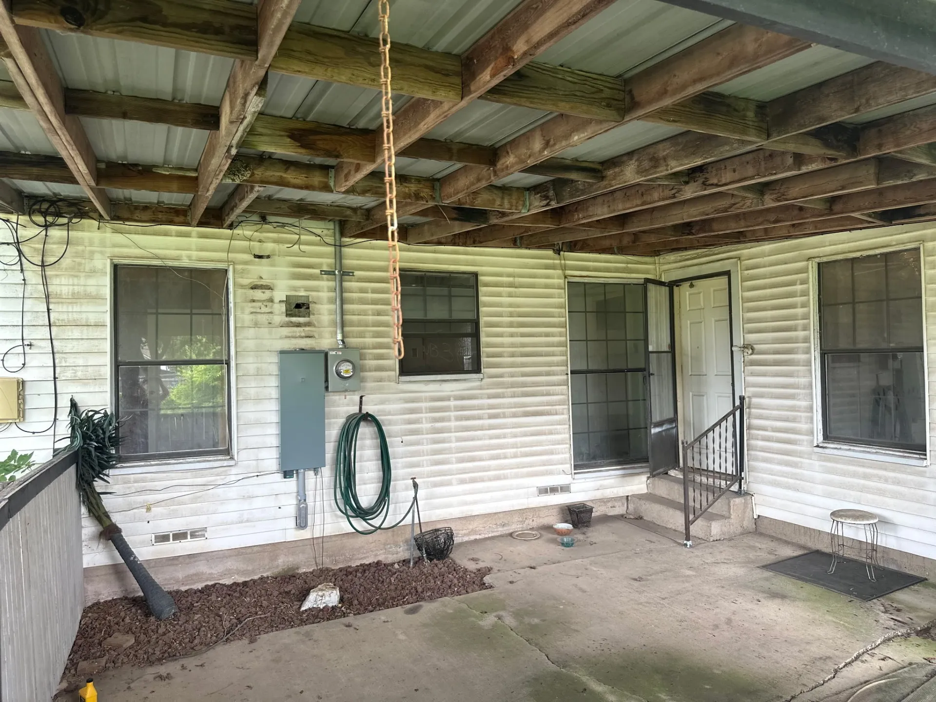 Single Family Residence For Sale in Dallas County , 813 Magnolia Drive, Garland, Texas 75040, 2 Bedroom, 1 Bathroom, 1 Garage spaces, 1,718 Sqft, built in 1951, Price $195,000, mls#21333466, Real Estate Agent in Garland, Homes For Sale in Dallas county, Homes For Sale in Garland, Realtor in Garland Texas, Real Estate Brokerage Independent Realty Texas, Luminita Cordes Realtor