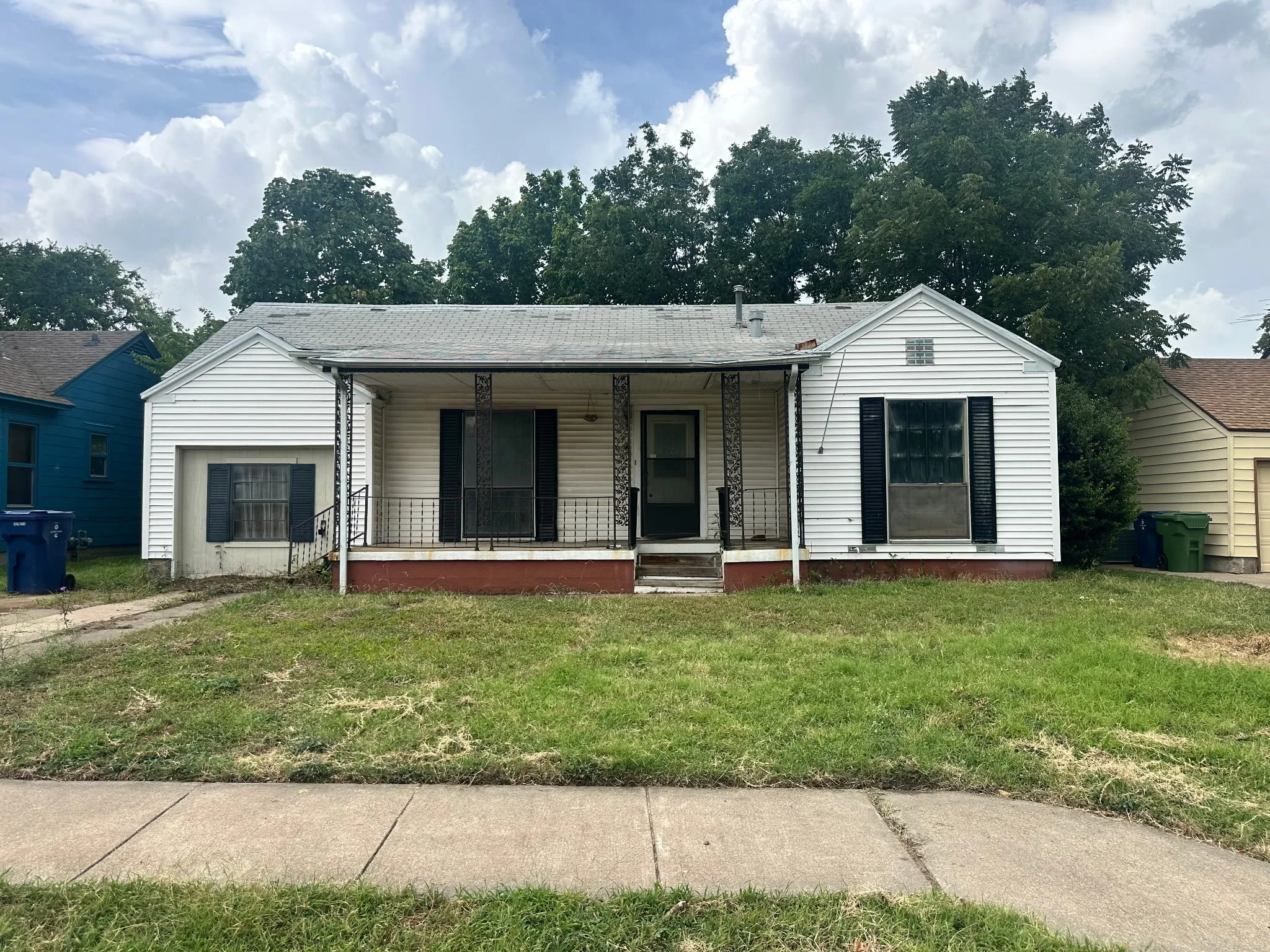 Single Family Residence For Sale in Dallas County , 813 Magnolia Drive, Garland, Texas 75040, 2 Bedroom, 1 Bathroom, 1 Garage spaces, 1,718 Sqft, built in 1951, Price $195,000, mls#21333466, Real Estate Agent in Garland, Homes For Sale in Dallas county, Homes For Sale in Garland, Realtor in Garland Texas, Real Estate Brokerage Independent Realty Texas, Luminita Cordes Realtor