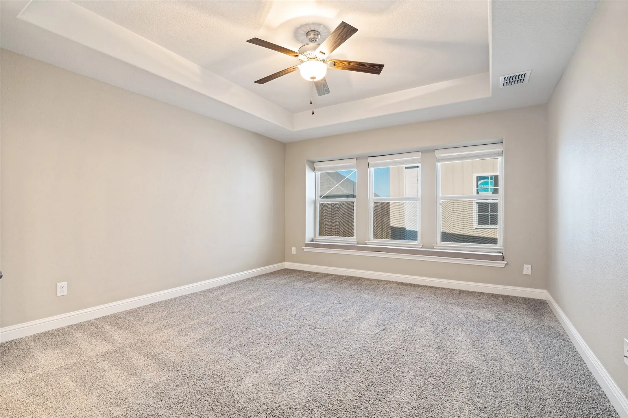 Single Family Residence For Sale in Kaufman County , 2272 Templin Avenue, Forney, Texas 75126, 3 Bedroom, 3 Bathroom, 2 Garage spaces, 2,226 Sqft, built in 2020, mls#21336815, Real Estate Agent in Forney, Homes For Sale in Kaufman county, Homes For Sale in Forney, Realtor in Forney Texas, Real Estate Brokerage Independent Realty Texas, Luminita Cordes Realtor