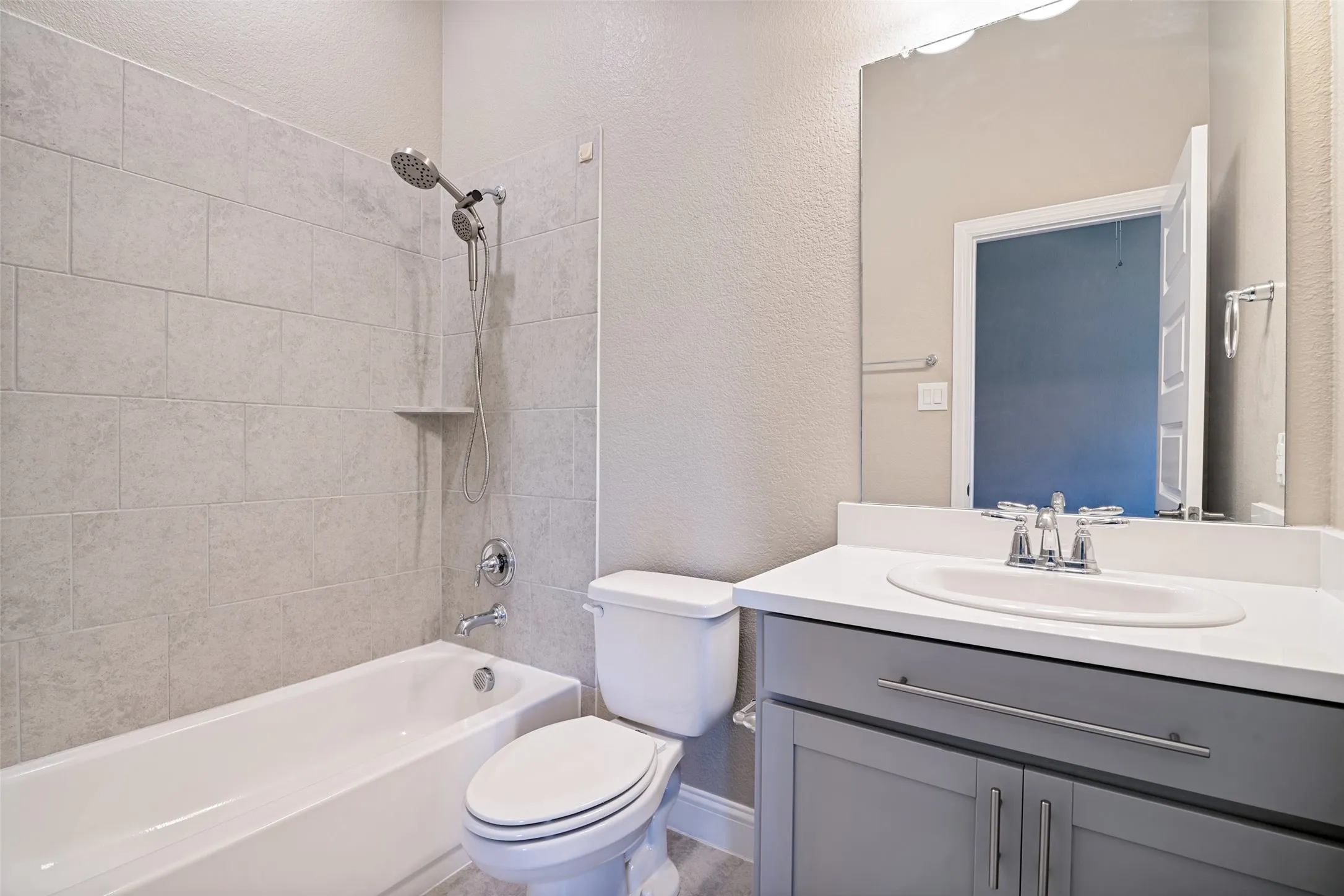 Single Family Residence For Sale in Kaufman County , 2272 Templin Avenue, Forney, Texas 75126, 3 Bedroom, 3 Bathroom, 2 Garage spaces, 2,226 Sqft, built in 2020, mls#21336815, Real Estate Agent in Forney, Homes For Sale in Kaufman county, Homes For Sale in Forney, Realtor in Forney Texas, Real Estate Brokerage Independent Realty Texas, Luminita Cordes Realtor