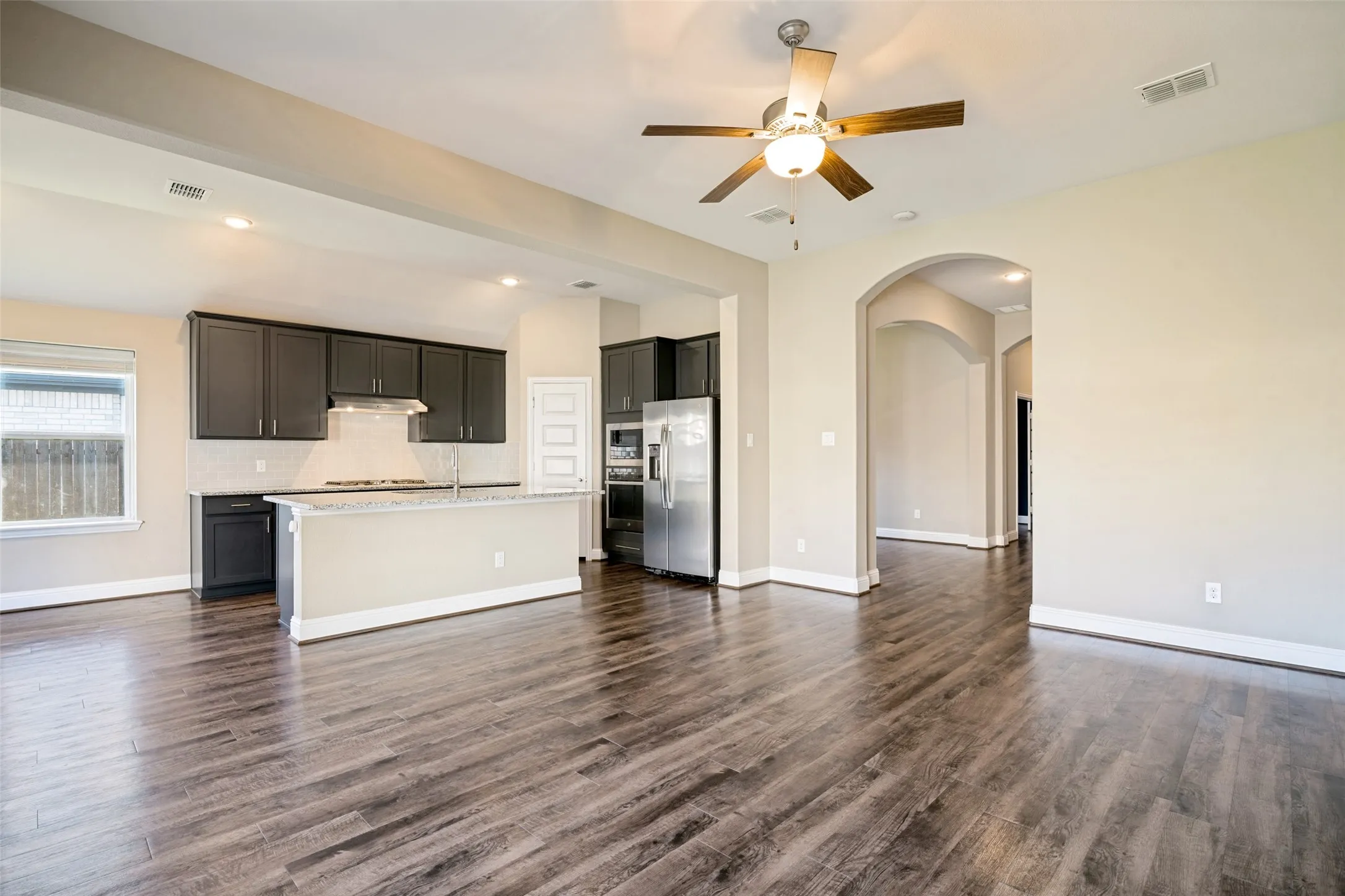 Single Family Residence For Sale in Kaufman County , 2272 Templin Avenue, Forney, Texas 75126, 3 Bedroom, 3 Bathroom, 2 Garage spaces, 2,226 Sqft, built in 2020, mls#21336815, Real Estate Agent in Forney, Homes For Sale in Kaufman county, Homes For Sale in Forney, Realtor in Forney Texas, Real Estate Brokerage Independent Realty Texas, Luminita Cordes Realtor