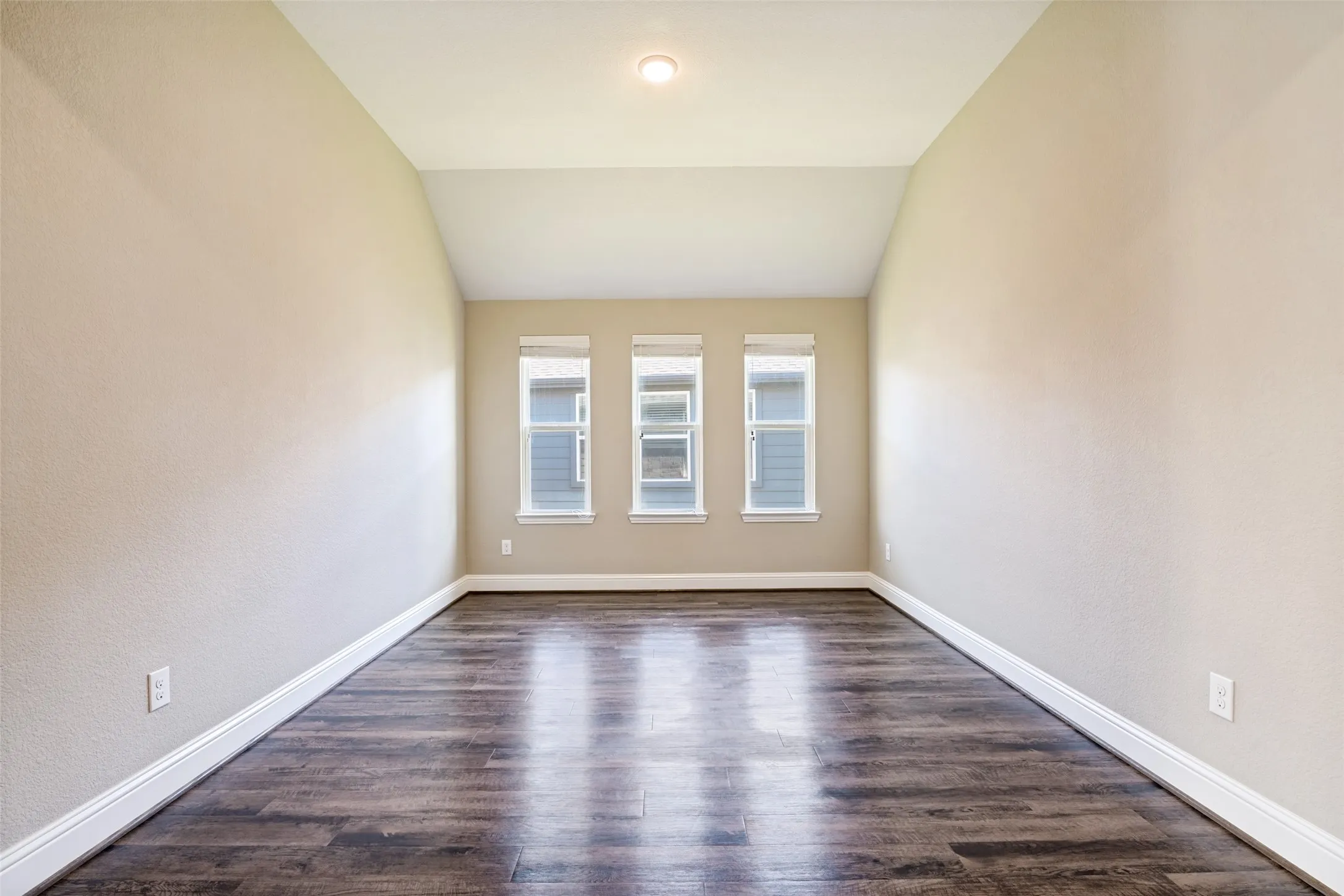 Single Family Residence For Sale in Kaufman County , 2272 Templin Avenue, Forney, Texas 75126, 3 Bedroom, 3 Bathroom, 2 Garage spaces, 2,226 Sqft, built in 2020, mls#21336815, Real Estate Agent in Forney, Homes For Sale in Kaufman county, Homes For Sale in Forney, Realtor in Forney Texas, Real Estate Brokerage Independent Realty Texas, Luminita Cordes Realtor