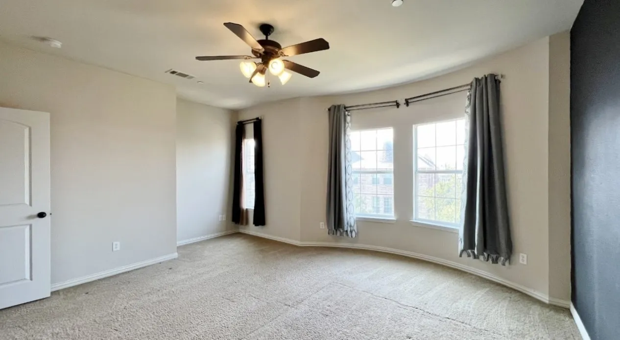 Townhouse For Rent in Denton County , 2500 Rockbrook Drive 40, Lewisville, Texas 75067, 3 Bedroom, 3 Bathroom, 2 Garage spaces, 1,802 Sqft, built in 2009, mls#21337369, Real Estate Agent in Lewisville, Homes For Rent in Denton county, Homes For Rent in Lewisville, Realtor in Lewisville Texas, Real Estate Brokerage Independent Realty Texas, Luminita Cordes Realtor