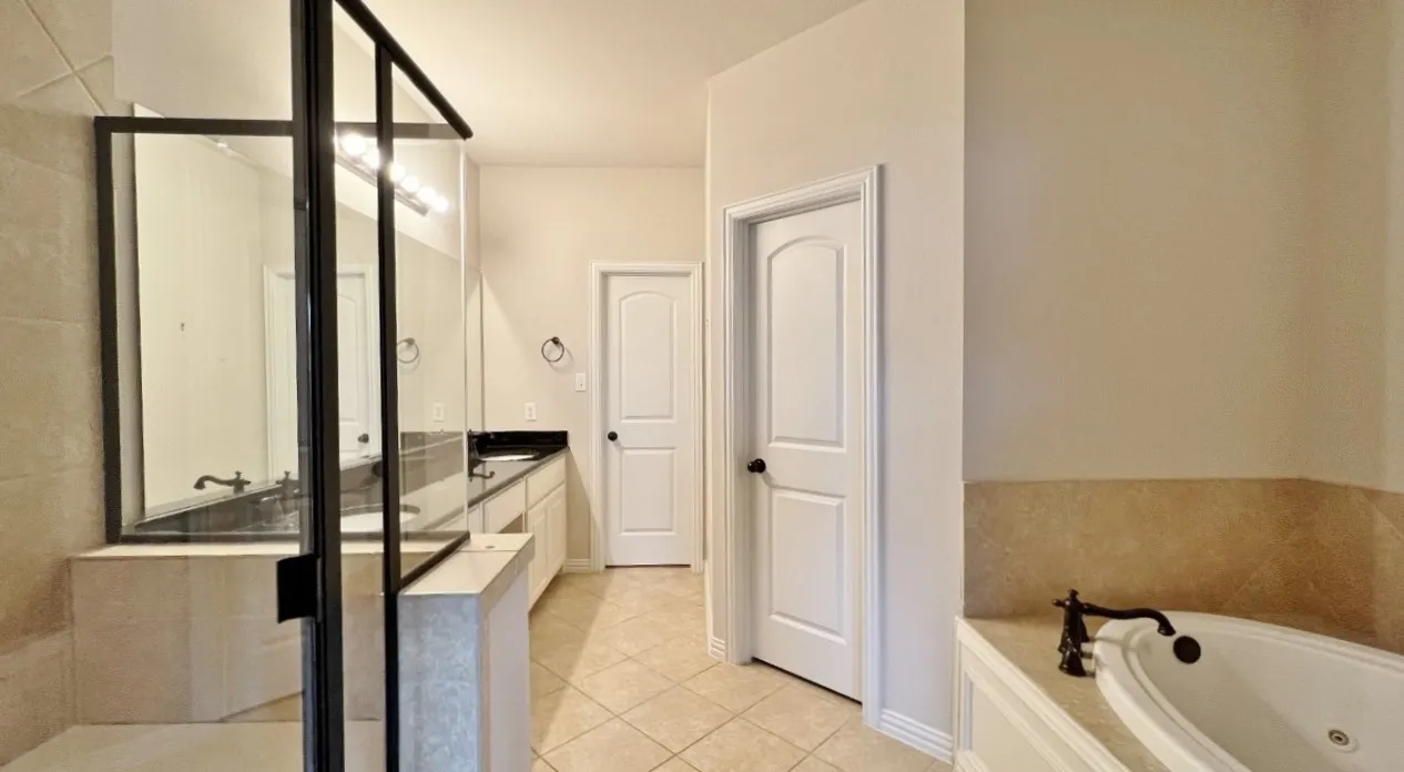 Townhouse For Rent in Denton County , 2500 Rockbrook Drive 40, Lewisville, Texas 75067, 3 Bedroom, 3 Bathroom, 2 Garage spaces, 1,802 Sqft, built in 2009, mls#21337369, Real Estate Agent in Lewisville, Homes For Rent in Denton county, Homes For Rent in Lewisville, Realtor in Lewisville Texas, Real Estate Brokerage Independent Realty Texas, Luminita Cordes Realtor
