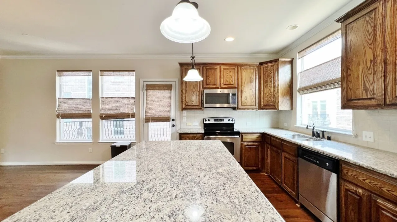 Townhouse For Rent in Denton County , 2500 Rockbrook Drive 40, Lewisville, Texas 75067, 3 Bedroom, 3 Bathroom, 2 Garage spaces, 1,802 Sqft, built in 2009, mls#21337369, Real Estate Agent in Lewisville, Homes For Rent in Denton county, Homes For Rent in Lewisville, Realtor in Lewisville Texas, Real Estate Brokerage Independent Realty Texas, Luminita Cordes Realtor