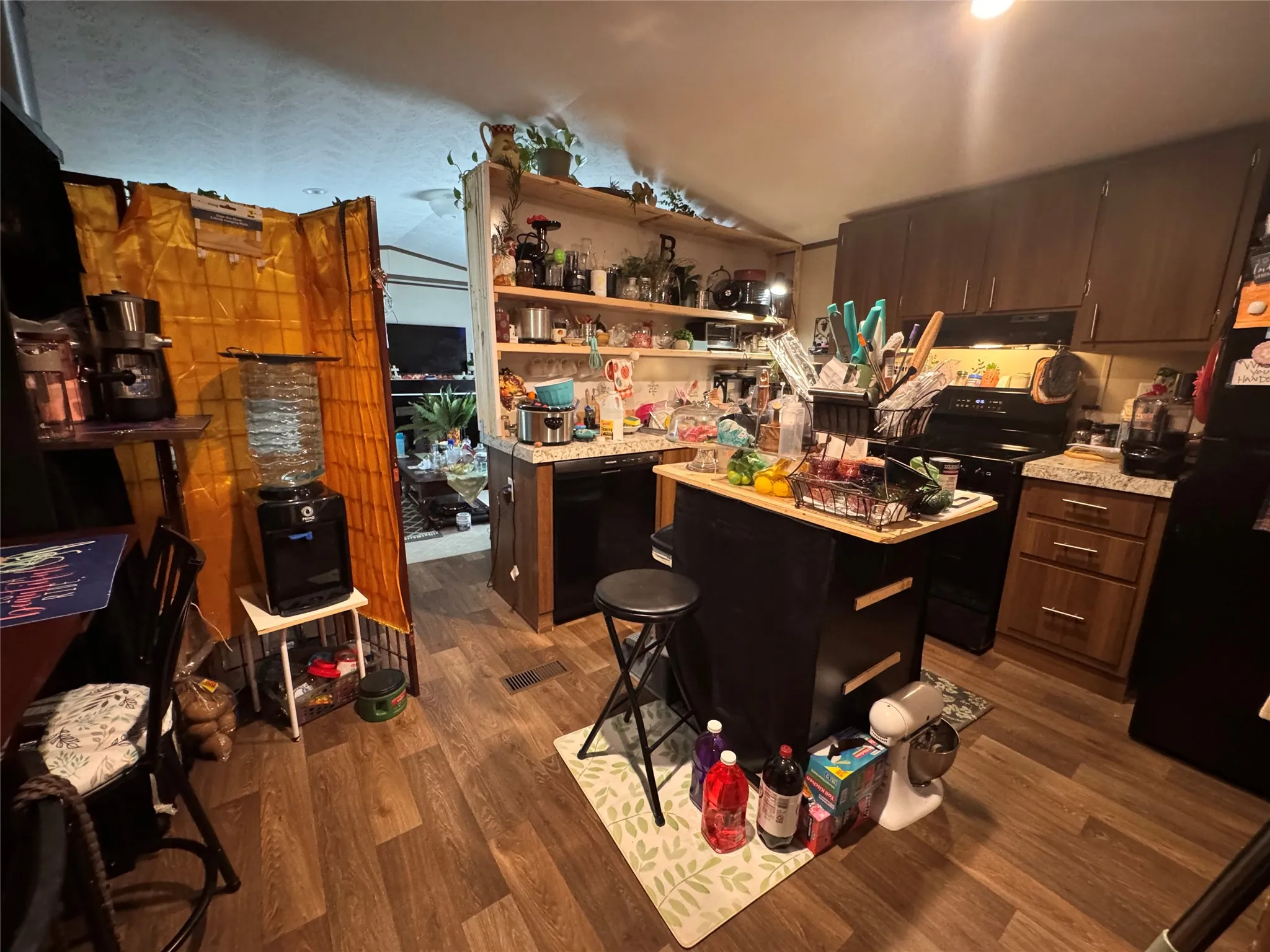 Mobile Home For Sale in Marion County , 612 W Broadway, Jefferson, Texas 75653, 3 Bedroom, 2 Bathroom, Garage spaces, 924 Sqft, built in 2023, mls#21336190, Real Estate Agent in Jefferson, Homes For Sale in Marion county, Homes For Sale in Jefferson, Realtor in Jefferson Texas, Real Estate Brokerage Independent Realty Texas, Luminita Cordes Realtor