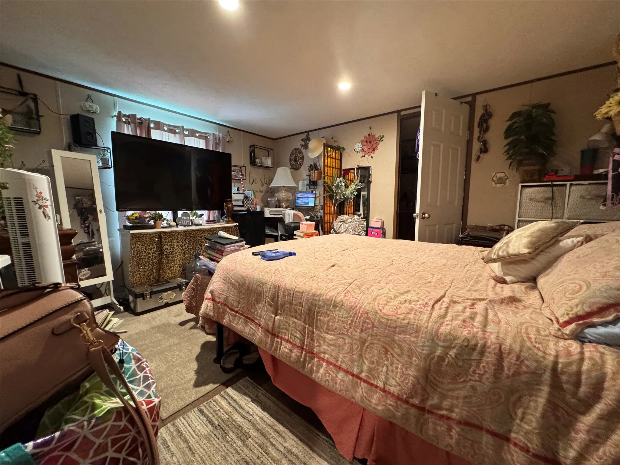 Mobile Home For Sale in Marion County , 612 W Broadway, Jefferson, Texas 75653, 3 Bedroom, 2 Bathroom, Garage spaces, 924 Sqft, built in 2023, mls#21336190, Real Estate Agent in Jefferson, Homes For Sale in Marion county, Homes For Sale in Jefferson, Realtor in Jefferson Texas, Real Estate Brokerage Independent Realty Texas, Luminita Cordes Realtor