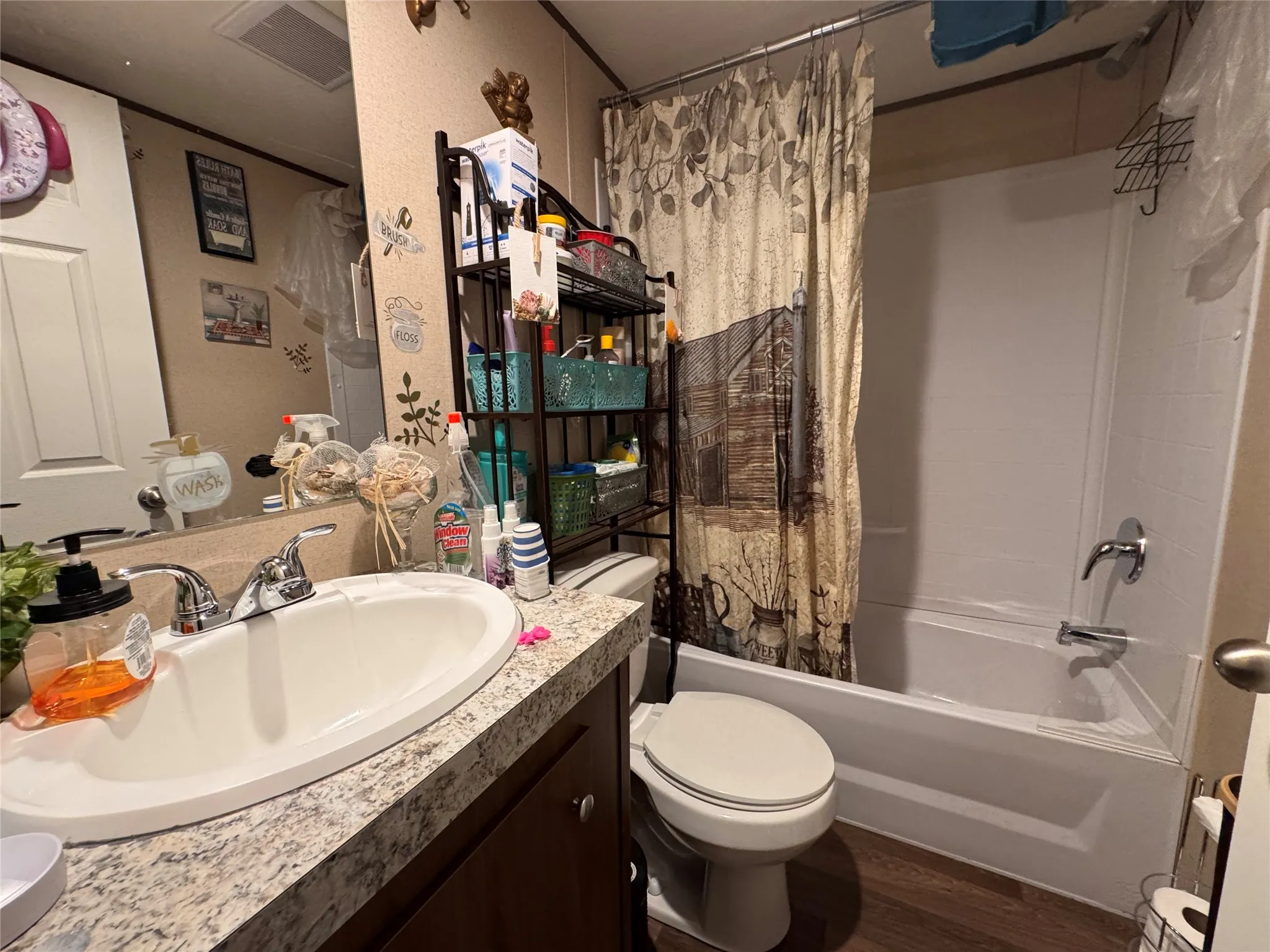 Mobile Home For Sale in Marion County , 612 W Broadway, Jefferson, Texas 75653, 3 Bedroom, 2 Bathroom, Garage spaces, 924 Sqft, built in 2023, mls#21336190, Real Estate Agent in Jefferson, Homes For Sale in Marion county, Homes For Sale in Jefferson, Realtor in Jefferson Texas, Real Estate Brokerage Independent Realty Texas, Luminita Cordes Realtor