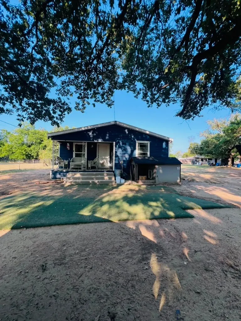 Single Family Residence For Sale in Dallas County , 429 Baker Street, Seagoville, Texas 75159, 3 Bedrooms, 2 Bathrooms, 2 Garage spaces, 1,972 Sqft, built in 1921, Price $349,999, mls#21336681, Real Estate Agent in Seagoville, Homes For Sale in Dallas county, Homes For Sale in Seagoville, Realtor in Seagoville Texas, Real Estate Brokerage Independent Realty Texas, Luminita Cordes Realtor