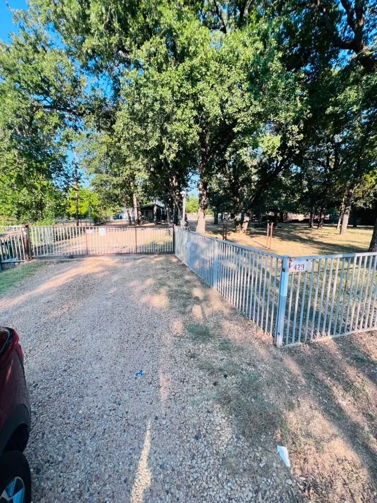 Single Family Residence For Sale in Dallas County , 429 Baker Street, Seagoville, Texas 75159, 3 Bedrooms, 2 Bathrooms, 2 Garage spaces, 1,972 Sqft, built in 1921, Price $349,999, mls#21336681, Real Estate Agent in Seagoville, Homes For Sale in Dallas county, Homes For Sale in Seagoville, Realtor in Seagoville Texas, Real Estate Brokerage Independent Realty Texas, Luminita Cordes Realtor