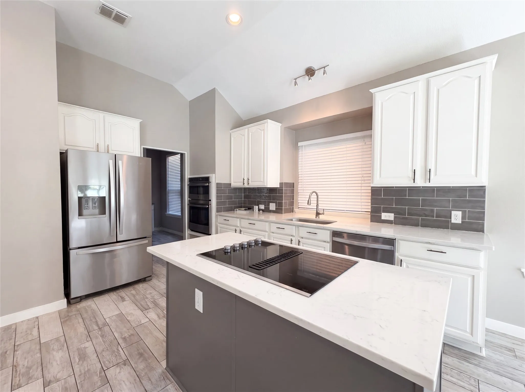 Single Family Residence For Sale in Collin County , 2404 Royal Birkdale Drive, Plano, Texas 75025, 4 Bedroom, 3 Bathroom, 2 Garage spaces, 2,420 Sqft, built in 1999, mls#21337368, Real Estate Agent in Plano, Homes For Sale in Collin county, Homes For Sale in Plano, Realtor in Plano Texas, Real Estate Brokerage Independent Realty Texas, Luminita Cordes Realtor