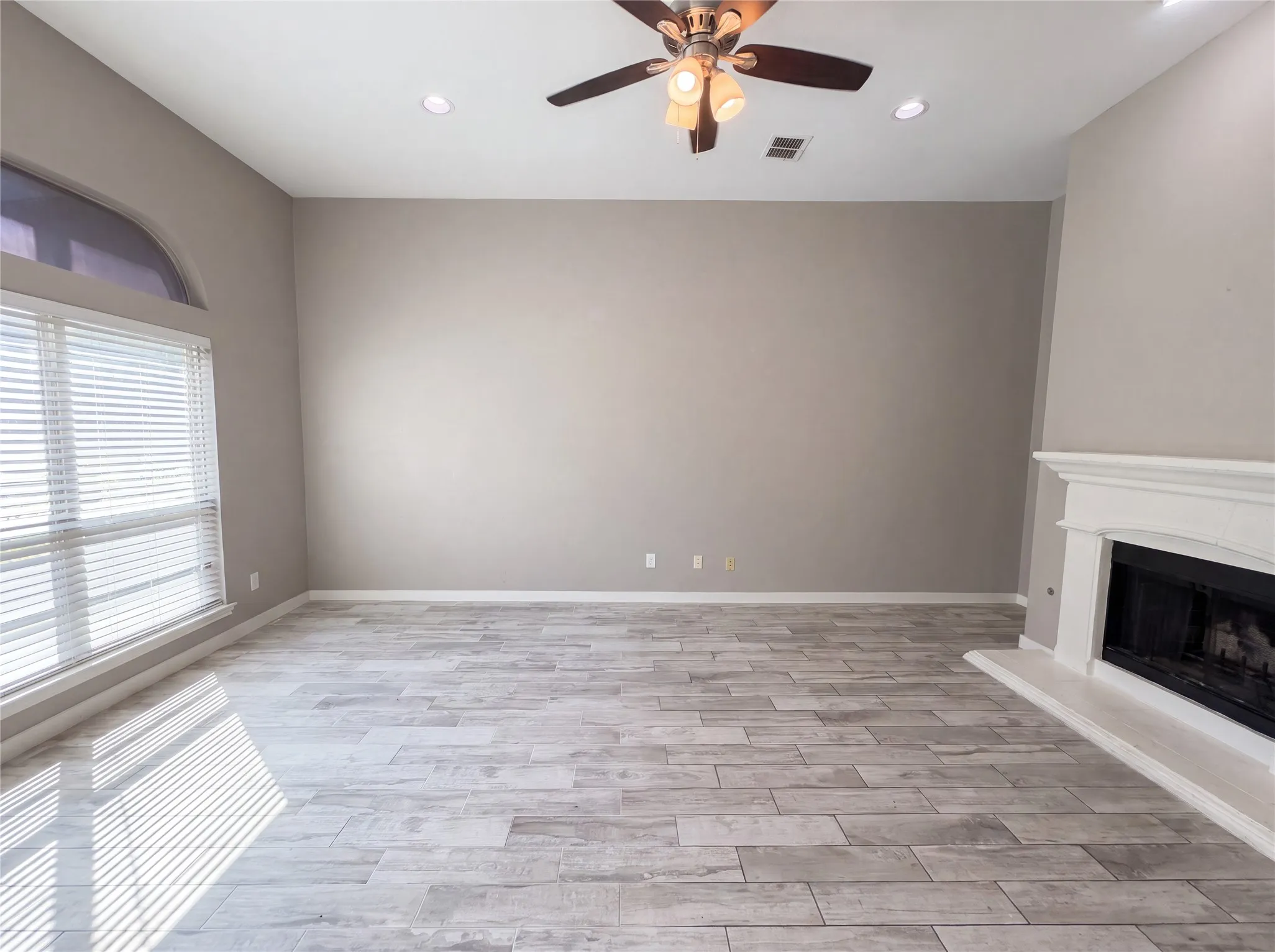 Single Family Residence For Sale in Collin County , 2404 Royal Birkdale Drive, Plano, Texas 75025, 4 Bedroom, 3 Bathroom, 2 Garage spaces, 2,420 Sqft, built in 1999, mls#21337368, Real Estate Agent in Plano, Homes For Sale in Collin county, Homes For Sale in Plano, Realtor in Plano Texas, Real Estate Brokerage Independent Realty Texas, Luminita Cordes Realtor