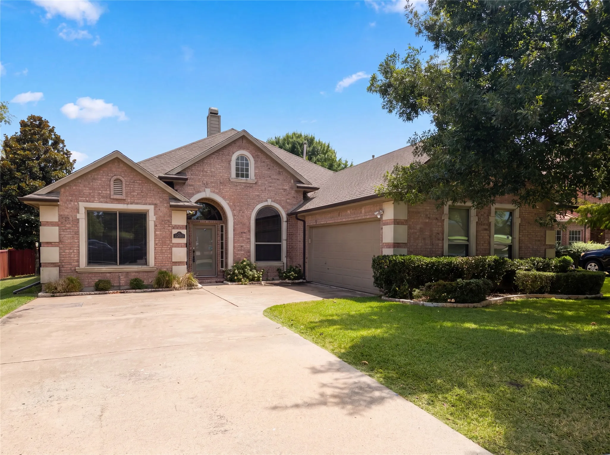 Single Family Residence For Sale in Collin County , 2404 Royal Birkdale Drive, Plano, Texas 75025, 4 Bedroom, 3 Bathroom, 2 Garage spaces, 2,420 Sqft, built in 1999, mls#21337368, Real Estate Agent in Plano, Homes For Sale in Collin county, Homes For Sale in Plano, Realtor in Plano Texas, Real Estate Brokerage Independent Realty Texas, Luminita Cordes Realtor