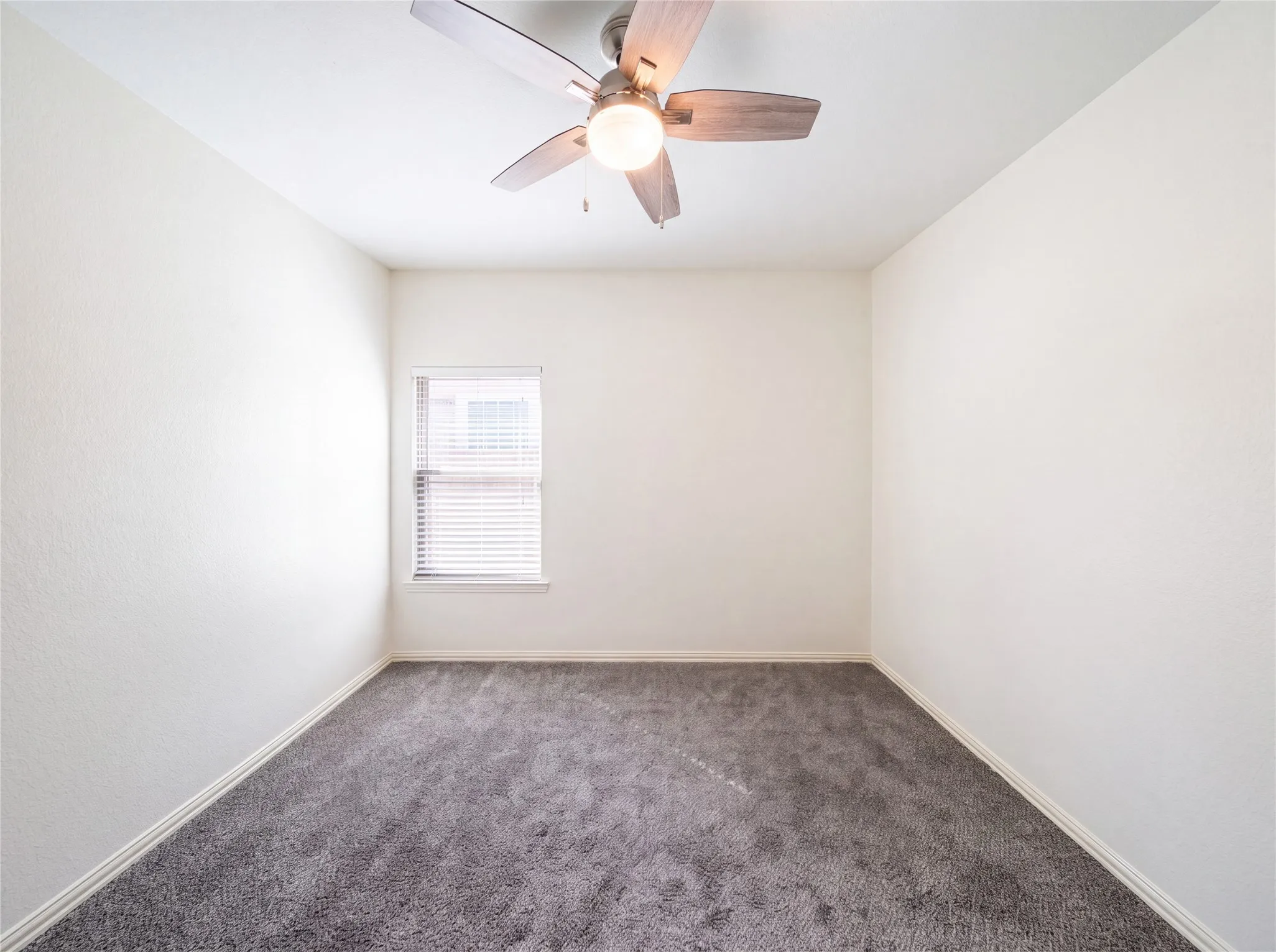 Single Family Residence For Sale in Collin County , 2404 Royal Birkdale Drive, Plano, Texas 75025, 4 Bedroom, 3 Bathroom, 2 Garage spaces, 2,420 Sqft, built in 1999, mls#21337368, Real Estate Agent in Plano, Homes For Sale in Collin county, Homes For Sale in Plano, Realtor in Plano Texas, Real Estate Brokerage Independent Realty Texas, Luminita Cordes Realtor