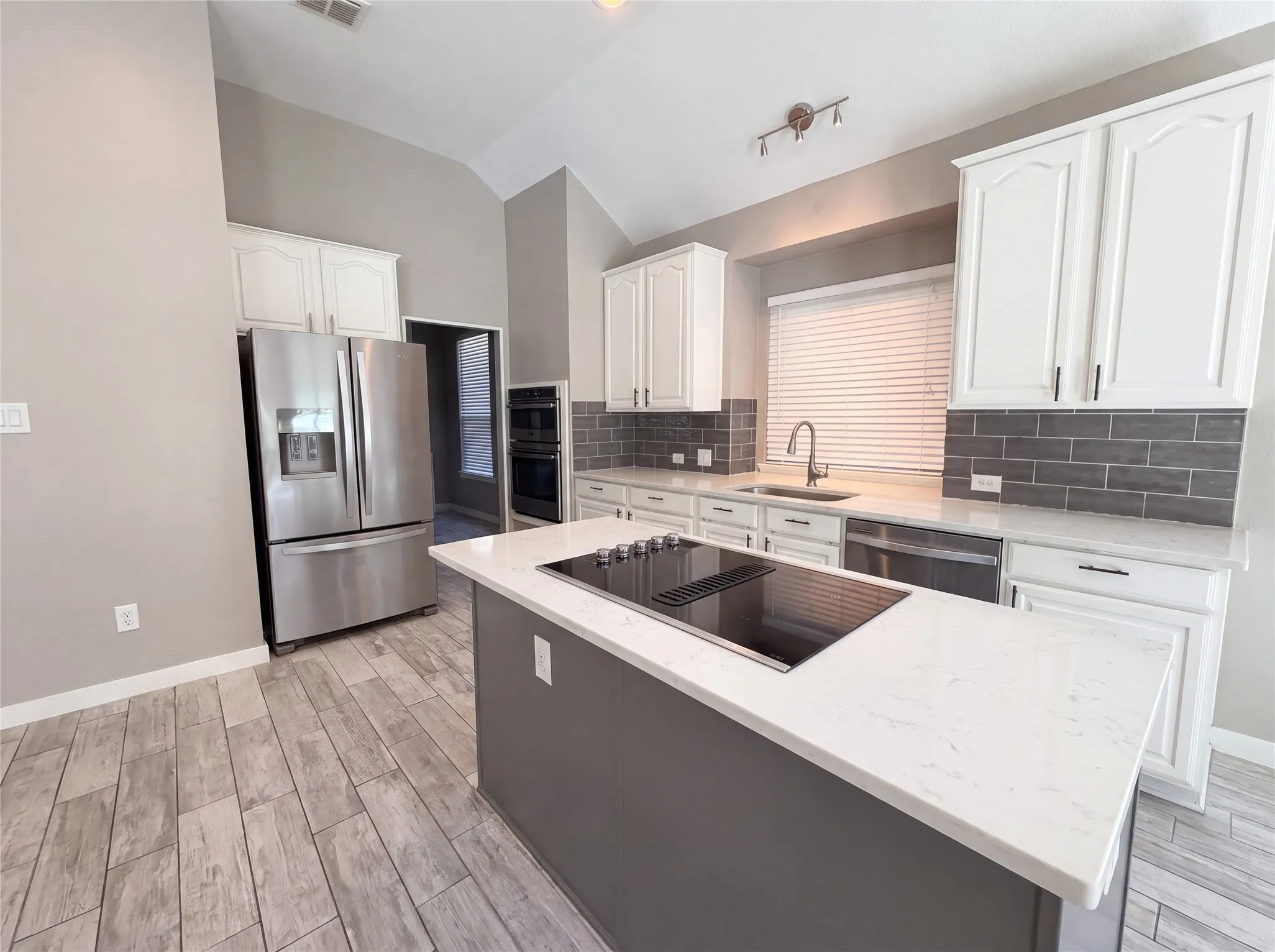 Single Family Residence For Sale in Collin County , 2404 Royal Birkdale Drive, Plano, Texas 75025, 4 Bedroom, 3 Bathroom, 2 Garage spaces, 2,420 Sqft, built in 1999, mls#21337368, Real Estate Agent in Plano, Homes For Sale in Collin county, Homes For Sale in Plano, Realtor in Plano Texas, Real Estate Brokerage Independent Realty Texas, Luminita Cordes Realtor
