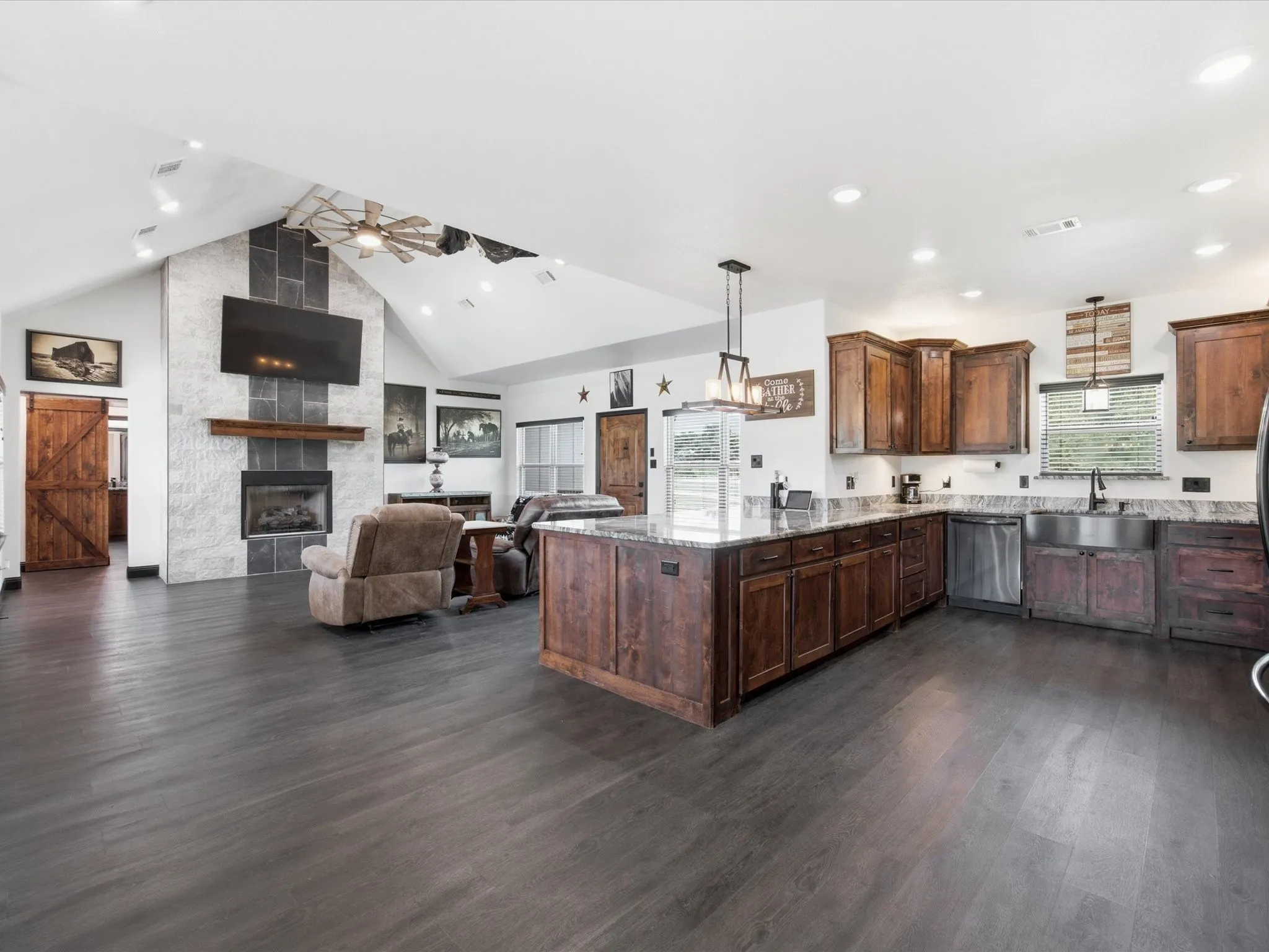 Single Family Residence For Sale in Montague County , 403 Polk Road, Bowie, Texas 76230, 4 Bedroom, 4 Bathroom, 2 Garage spaces, 2,326 Sqft, built in 2023, mls#21337384, Real Estate Agent in Bowie, Homes For Sale in Montague county, Homes For Sale in Bowie, Realtor in Bowie Texas, Real Estate Brokerage Independent Realty Texas, Luminita Cordes Realtor