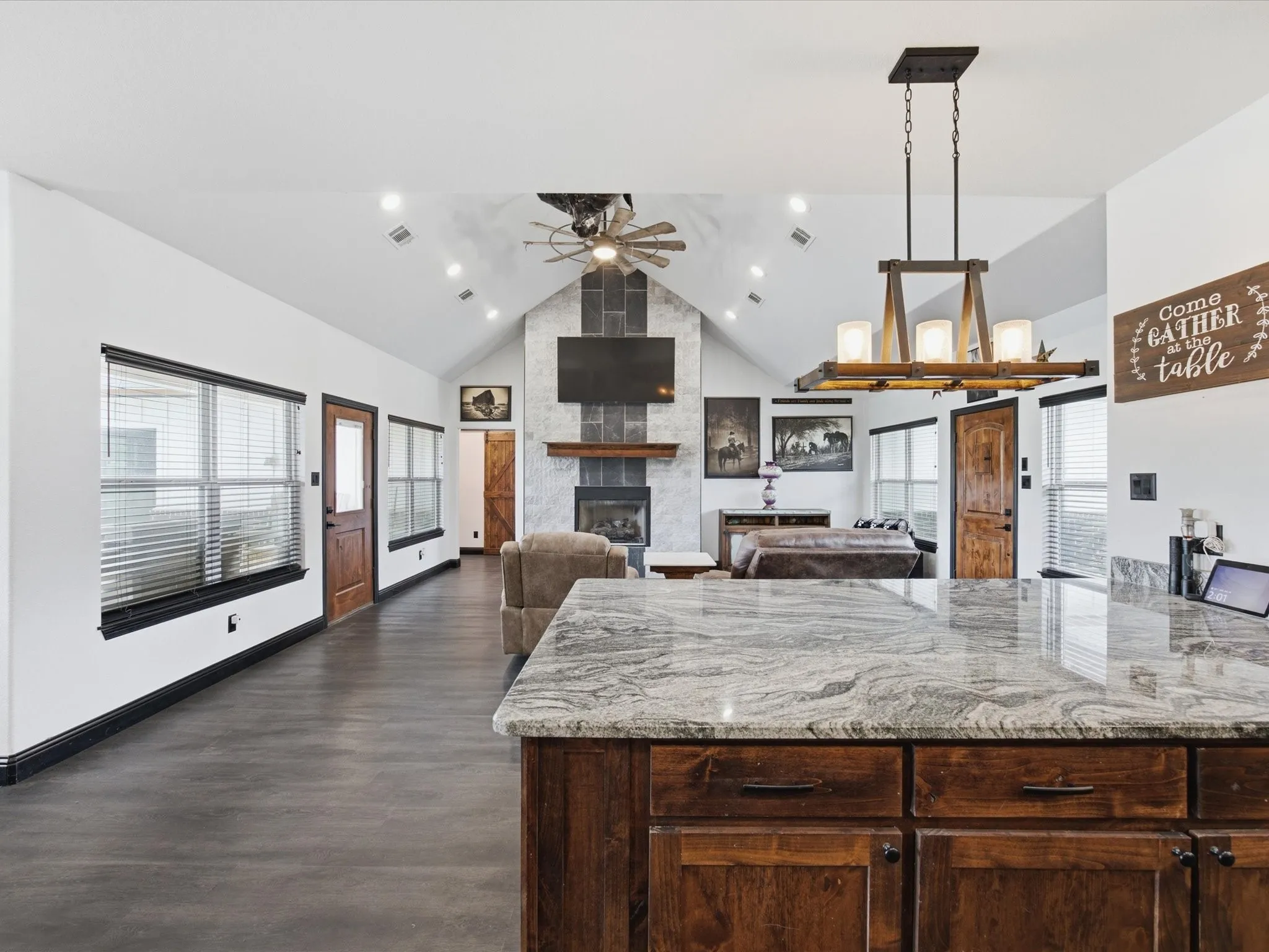 Single Family Residence For Sale in Montague County , 403 Polk Road, Bowie, Texas 76230, 4 Bedroom, 4 Bathroom, 2 Garage spaces, 2,326 Sqft, built in 2023, mls#21337384, Real Estate Agent in Bowie, Homes For Sale in Montague county, Homes For Sale in Bowie, Realtor in Bowie Texas, Real Estate Brokerage Independent Realty Texas, Luminita Cordes Realtor