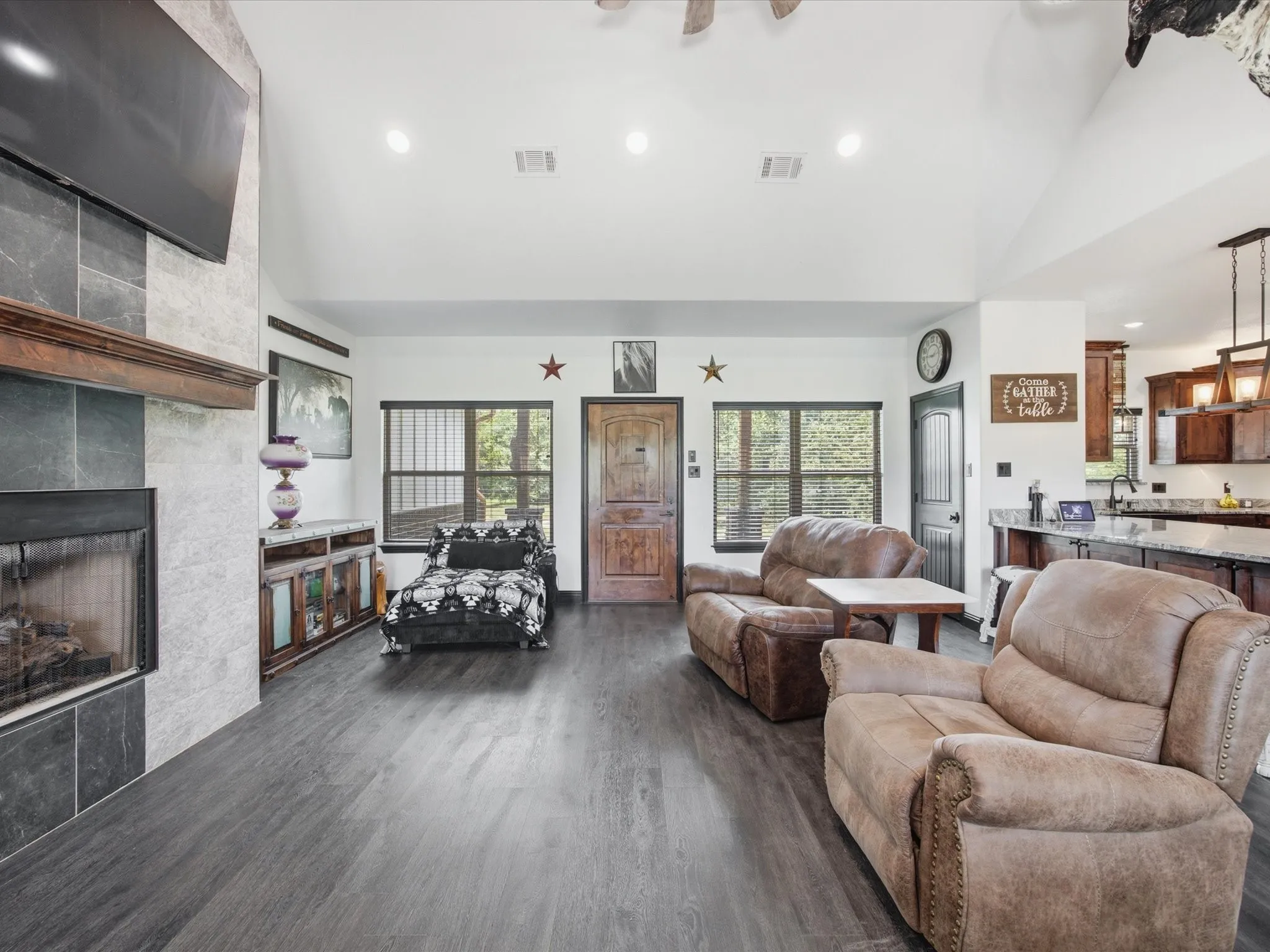 Single Family Residence For Sale in Montague County , 403 Polk Road, Bowie, Texas 76230, 4 Bedroom, 4 Bathroom, 2 Garage spaces, 2,326 Sqft, built in 2023, mls#21337384, Real Estate Agent in Bowie, Homes For Sale in Montague county, Homes For Sale in Bowie, Realtor in Bowie Texas, Real Estate Brokerage Independent Realty Texas, Luminita Cordes Realtor